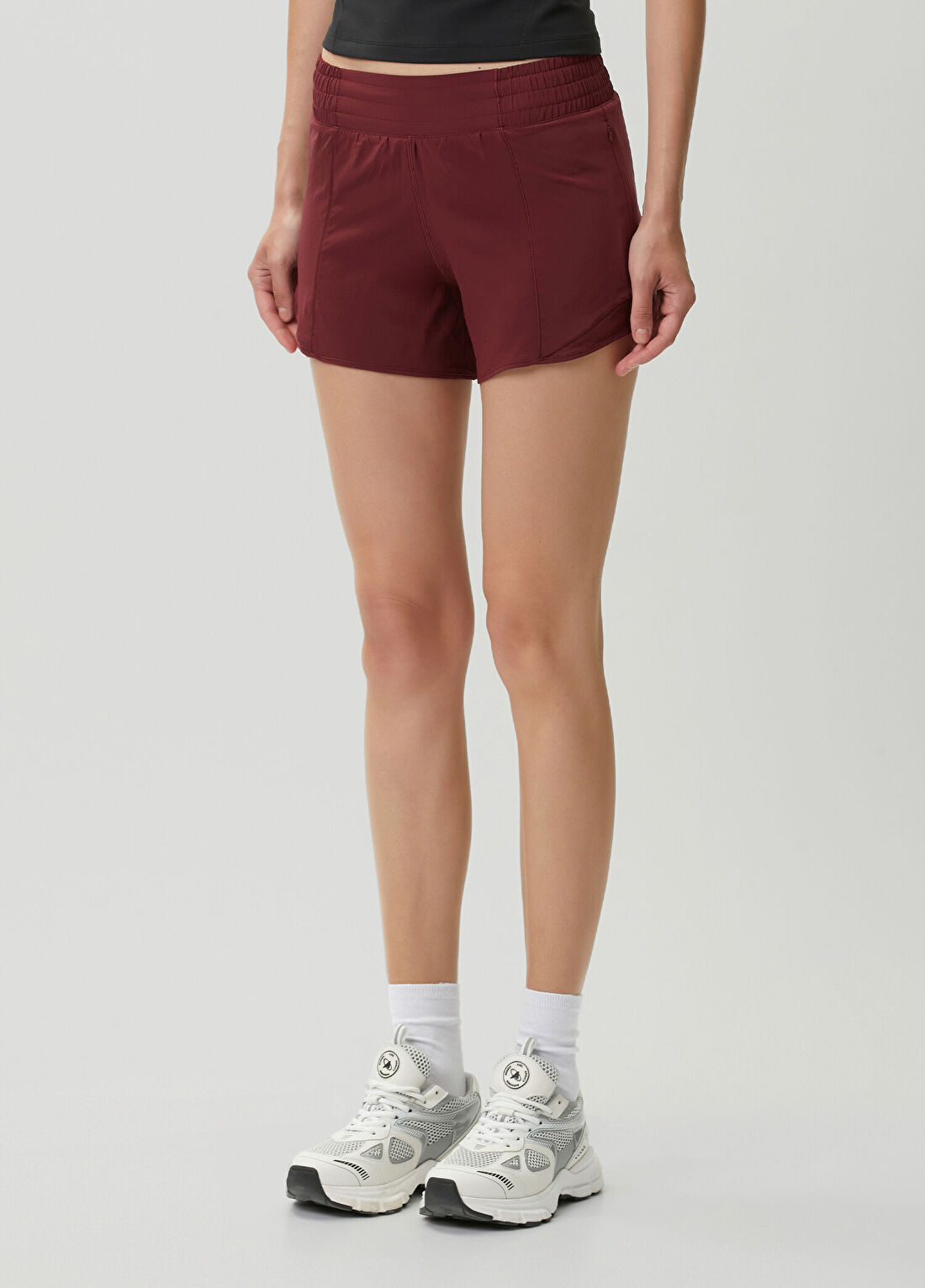 lululemon Hotty Hot High-Rise Bordo Şort 4" Lined görsel 3