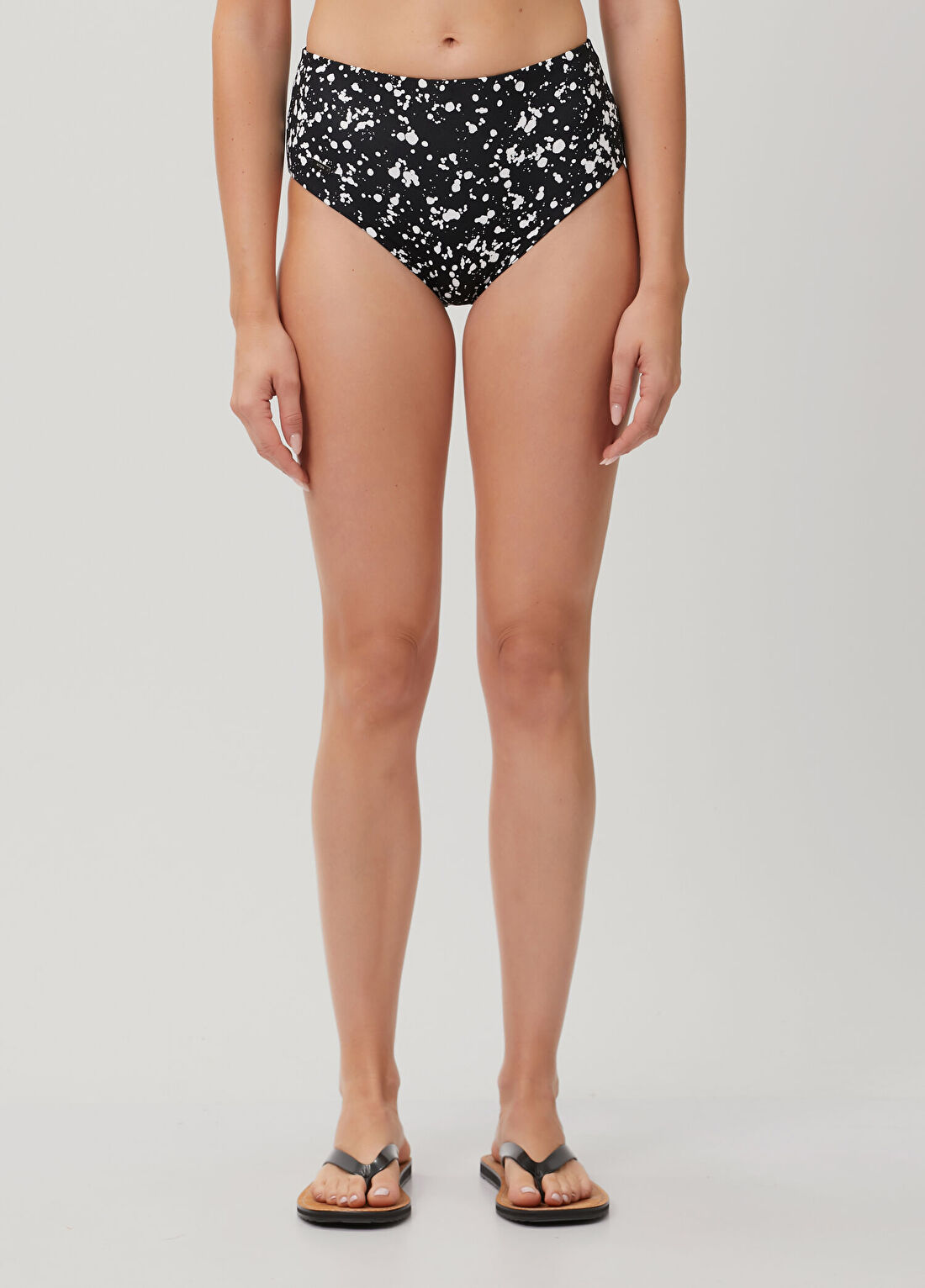 Kiton Siyah Bikini Altı görsel 2
