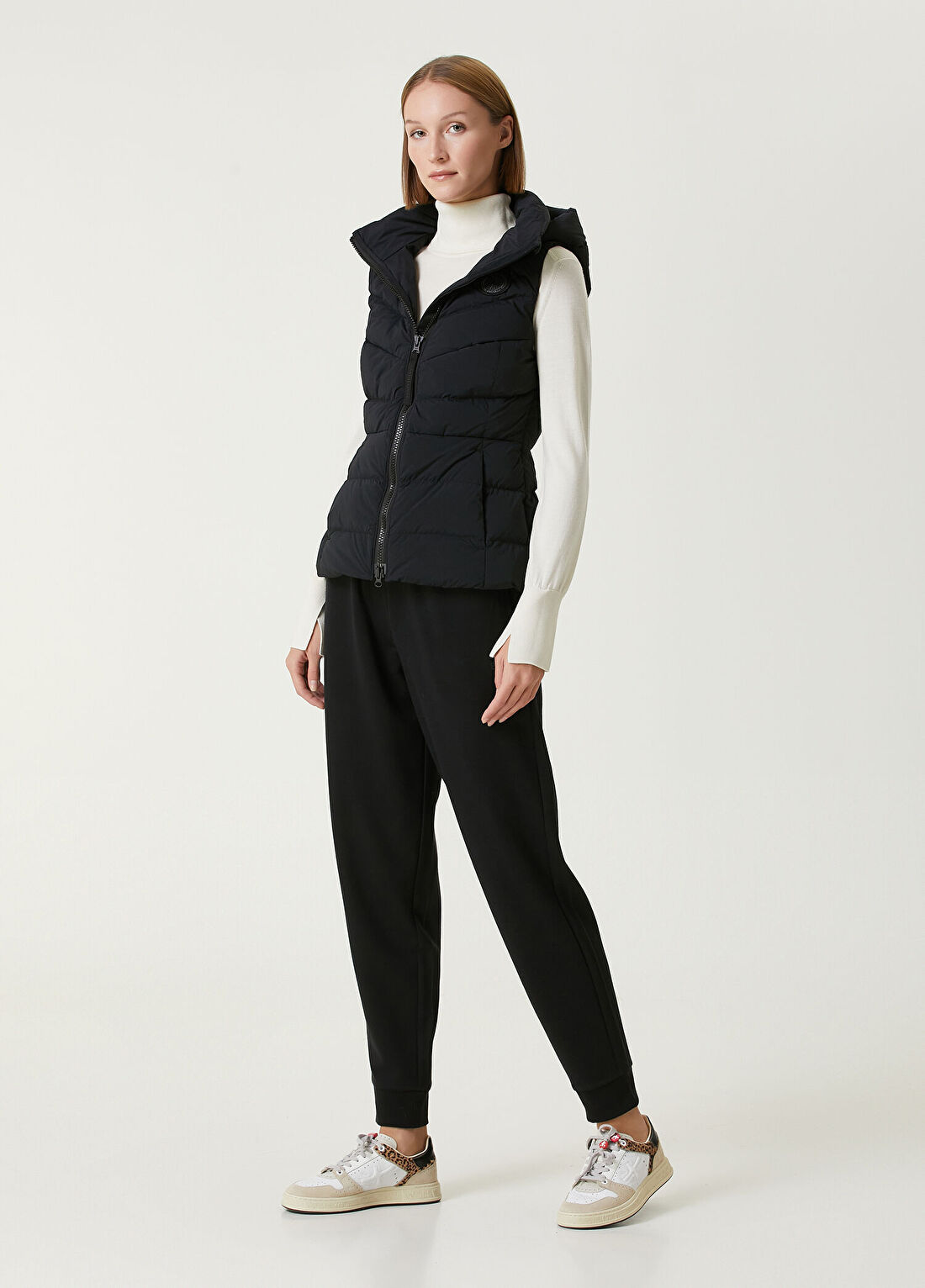 Canada Goose Clair Siyah Kapitoneli Yelek görsel 2