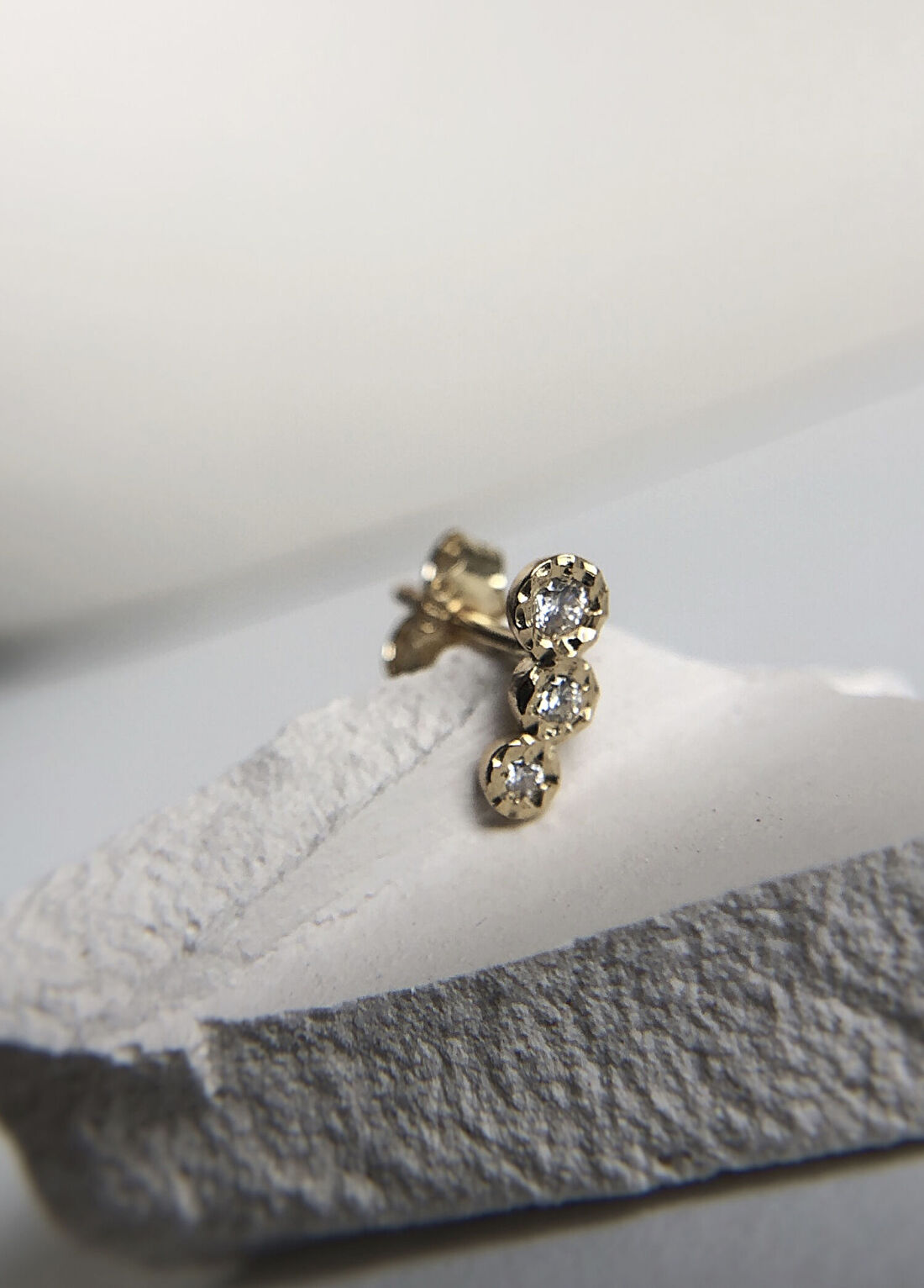 Ginza Design Jewelry Santa Trio Pırlanta Taşlı 14 Ayar Altın Kadın Tek Küpe görsel 4