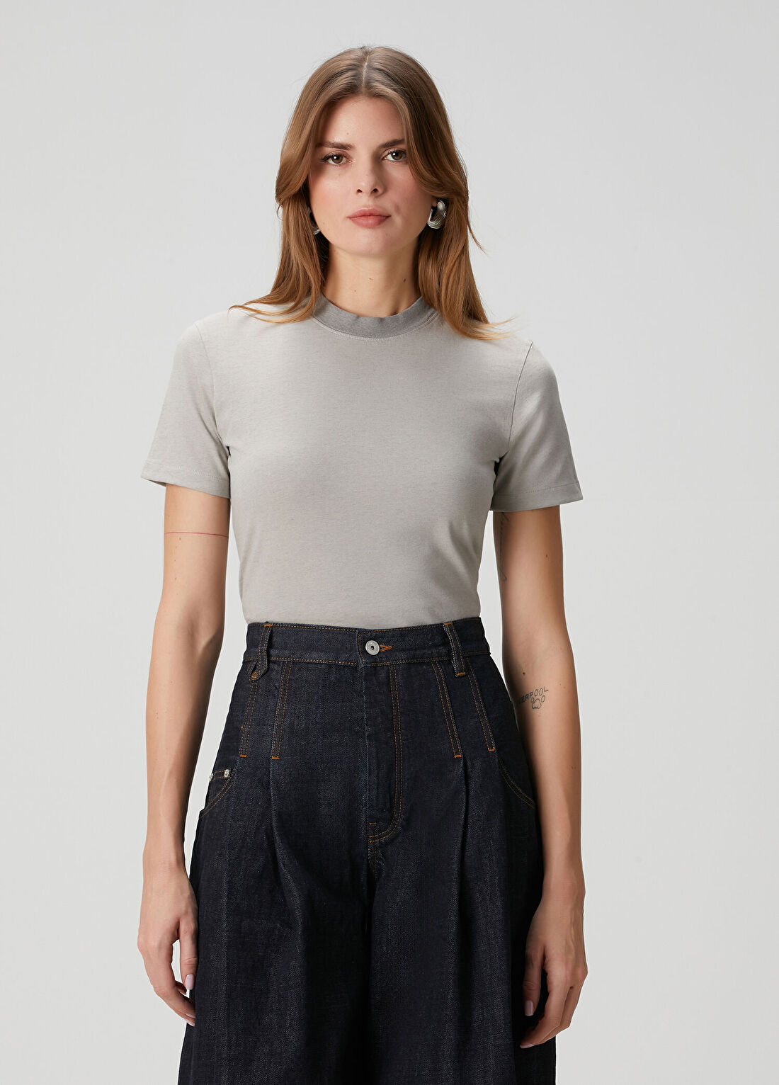 Jacquemus Atelier Femme Gri T-shirt