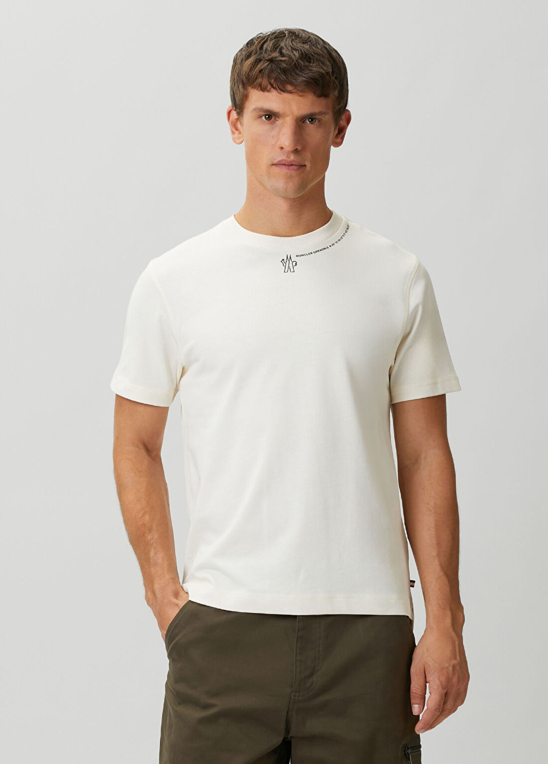 Moncler Grenoble Beyaz Yakası Logo Baskılı T-shirt