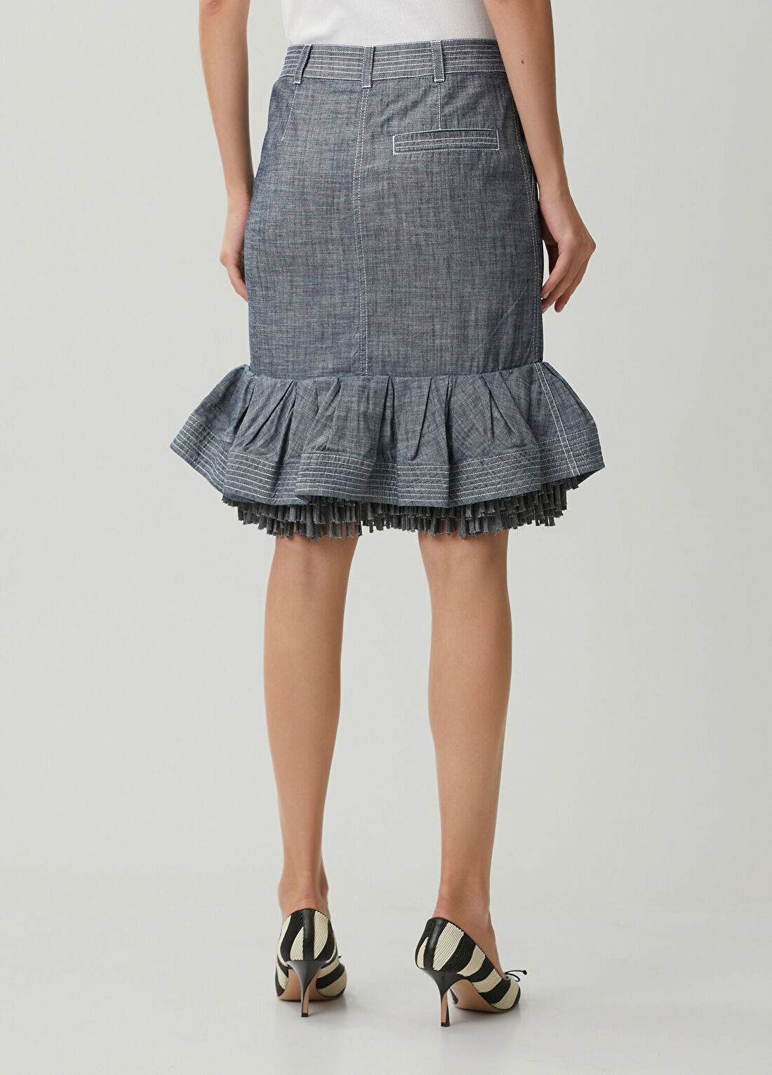 Jacquemus Gri Ucu Volanlı Midi Etek görsel 4
