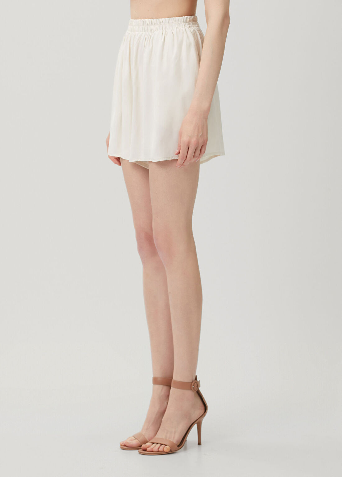 Guess Zoe Bej Loose Fit Şort görsel 2