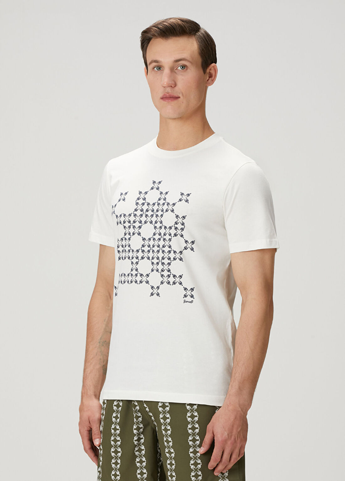 Bernotti Krem Grafik Baskılı Basic T-shirt görsel 3