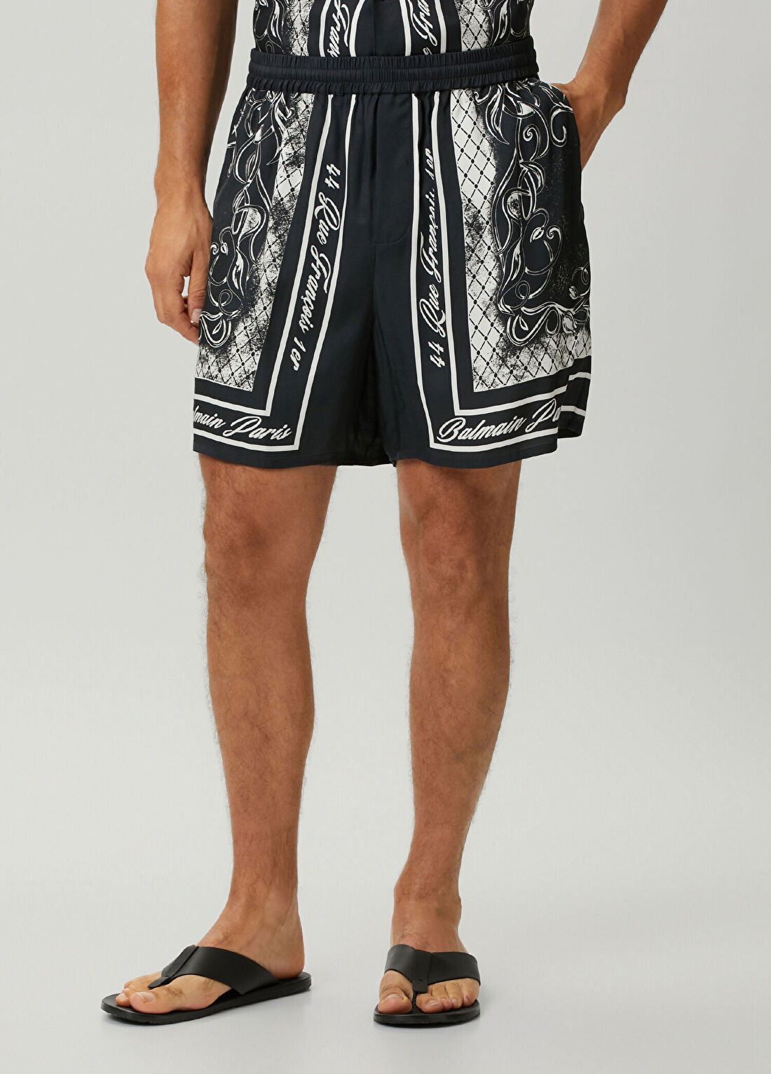 Balmain Siyah Beyaz Desenli Bermuda görsel 2
