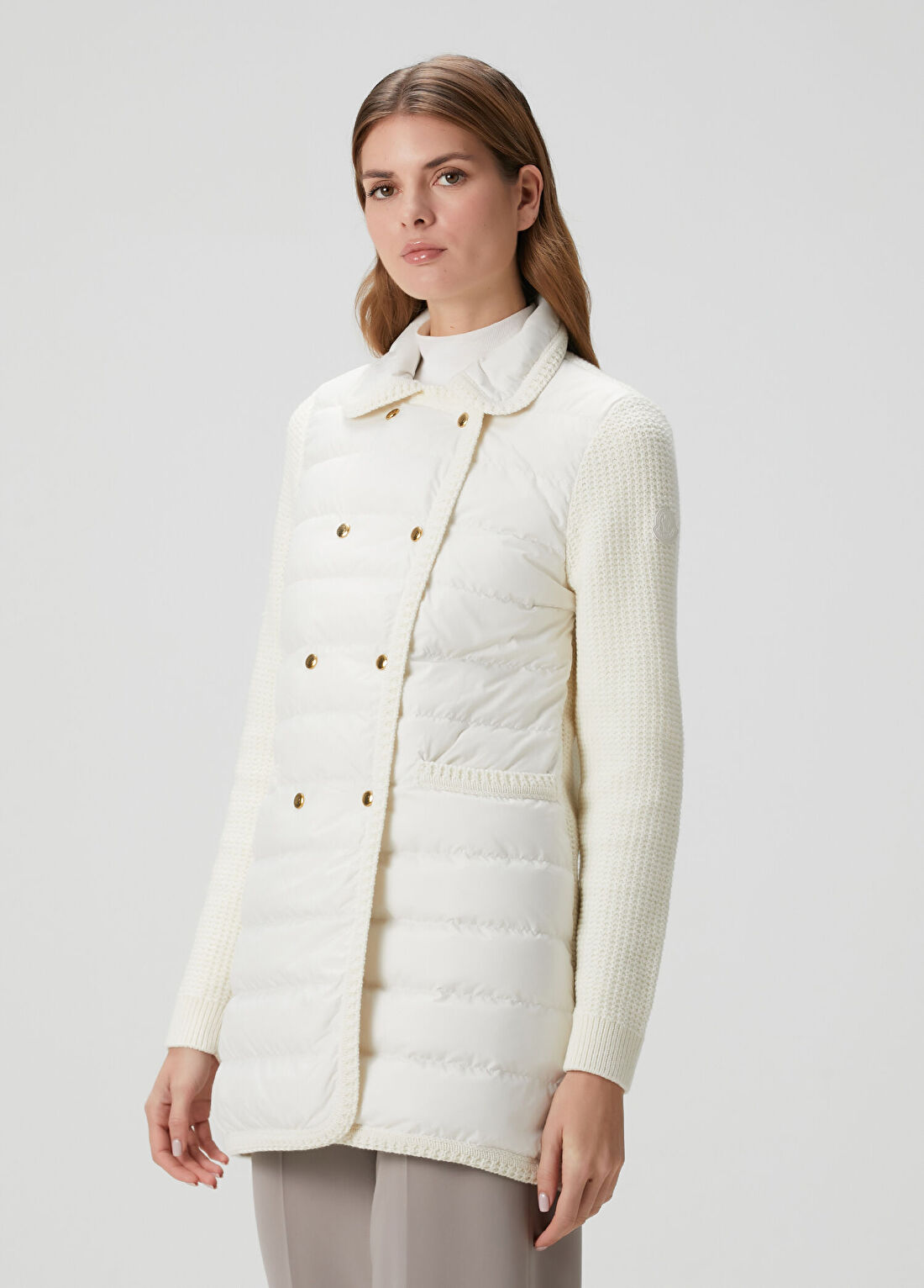 Moncler Beyaz Ceket görsel 3