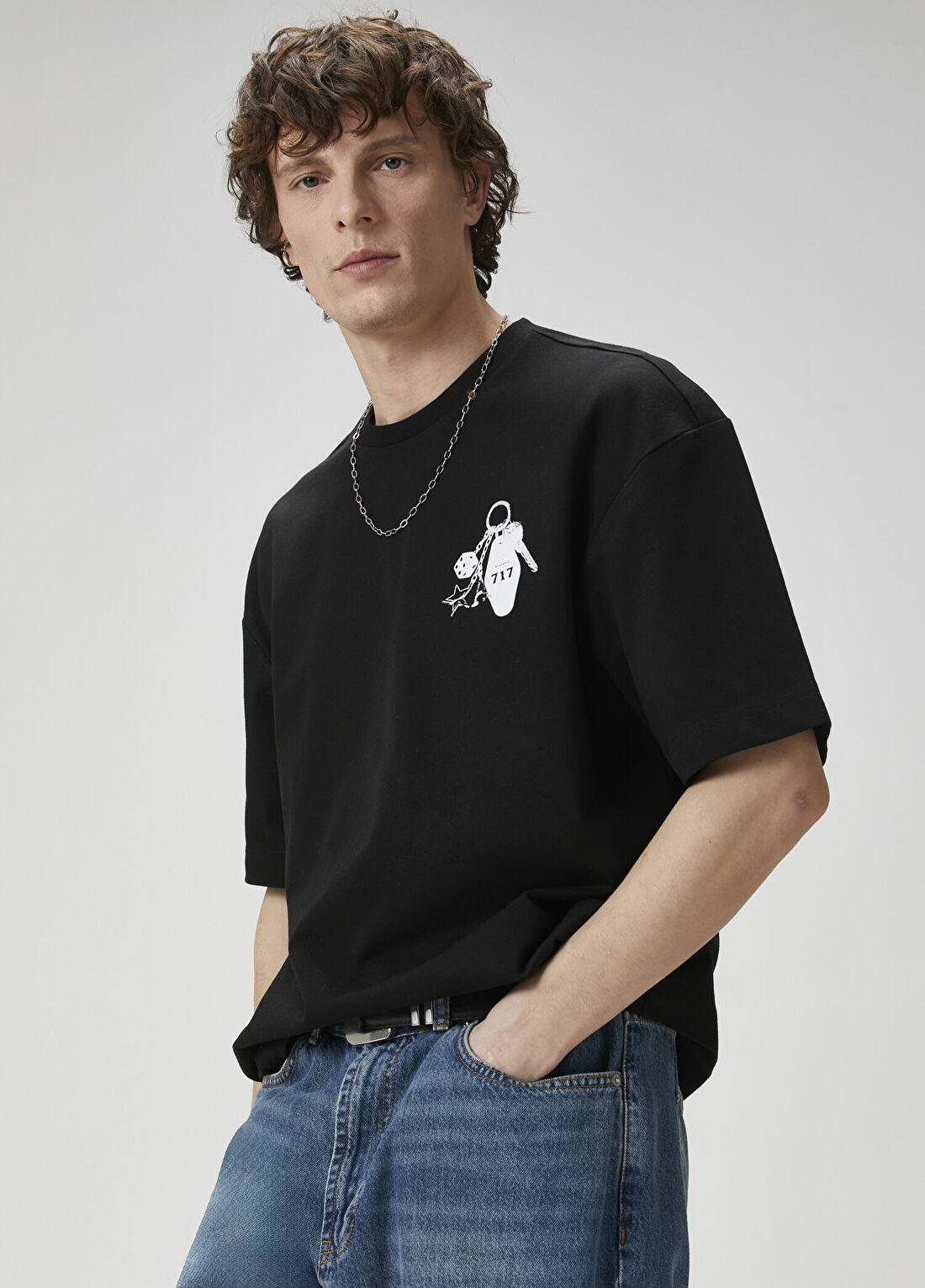Academia Siyah Anahtar Baskılı Oversize T-shirt