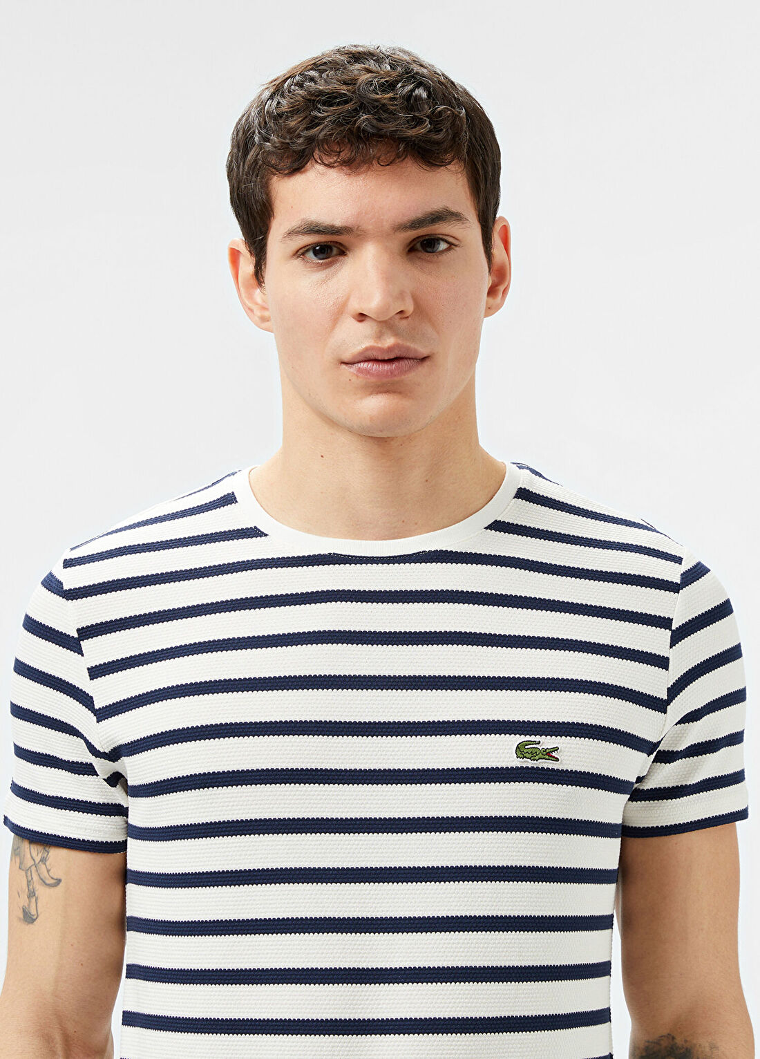 Lacoste Beyaz Çizgili Bisiklet Yaka Kısa Kollu Slim Fit Erkek T-Shirt görsel 2
