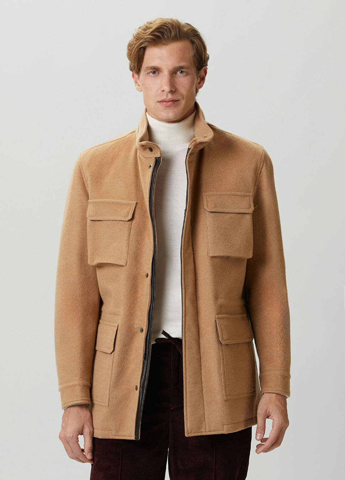 Isaia Bej Mont