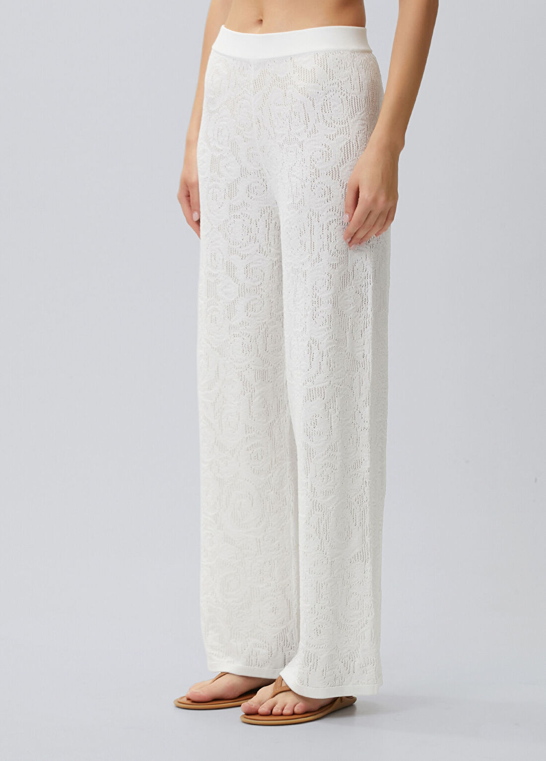 Beymen Collection Beyaz Gül Ajurlu Triko Pantolon görsel 2