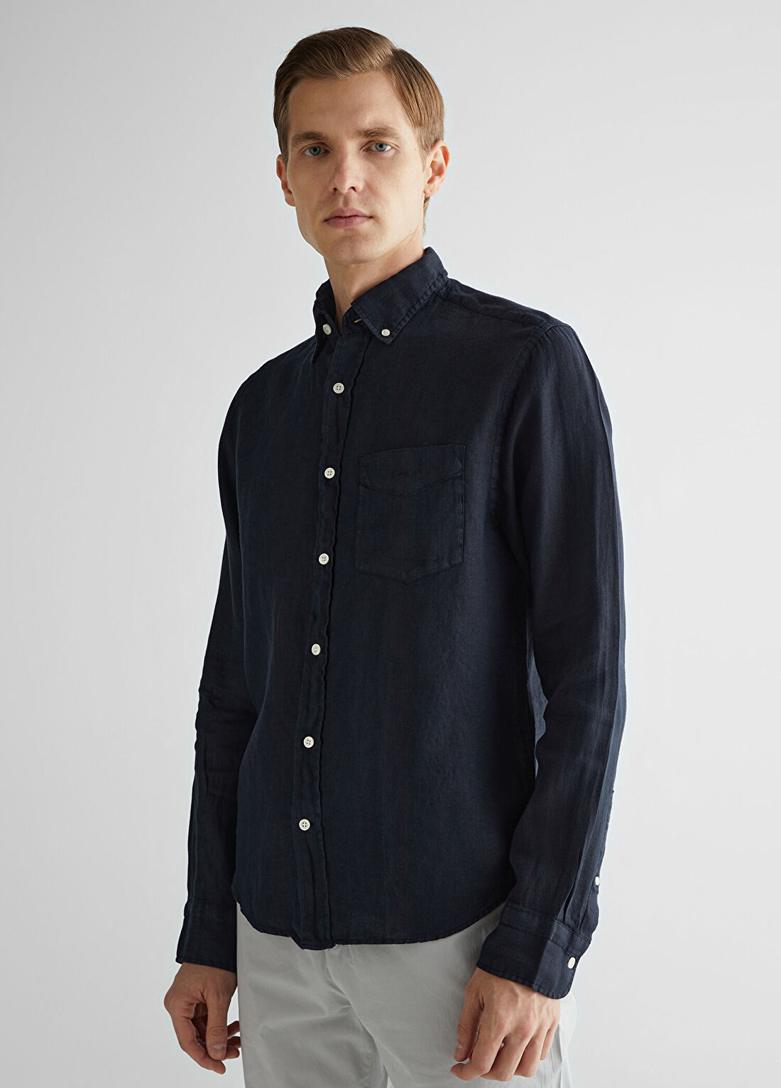 Gant Siyah Keten Regular Fit Düğmeli Yaka Uzun Kollu Erkek Gömlek
