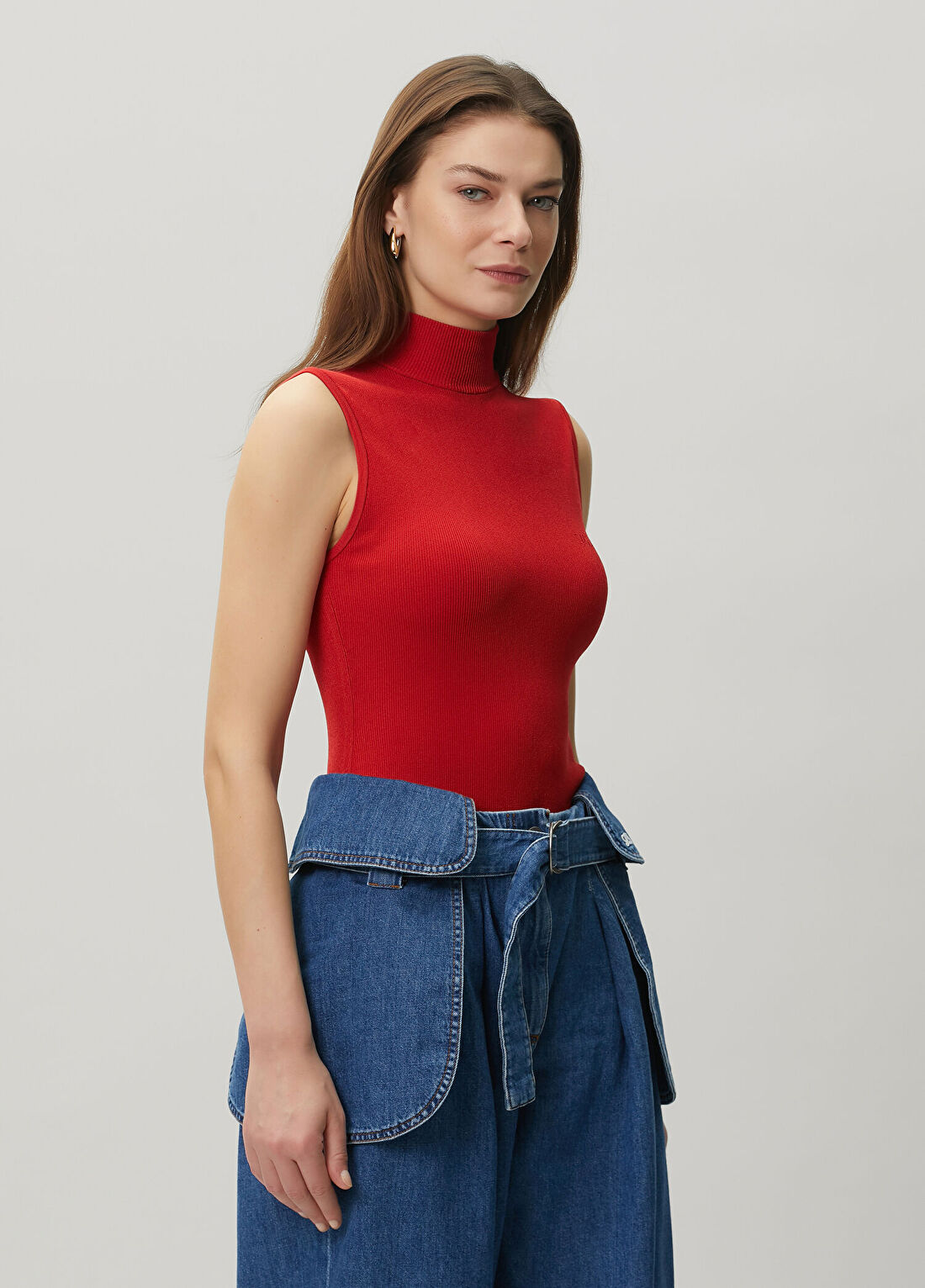 Loewe Kırmızı Ribli Kolsuz Bluz görsel 3