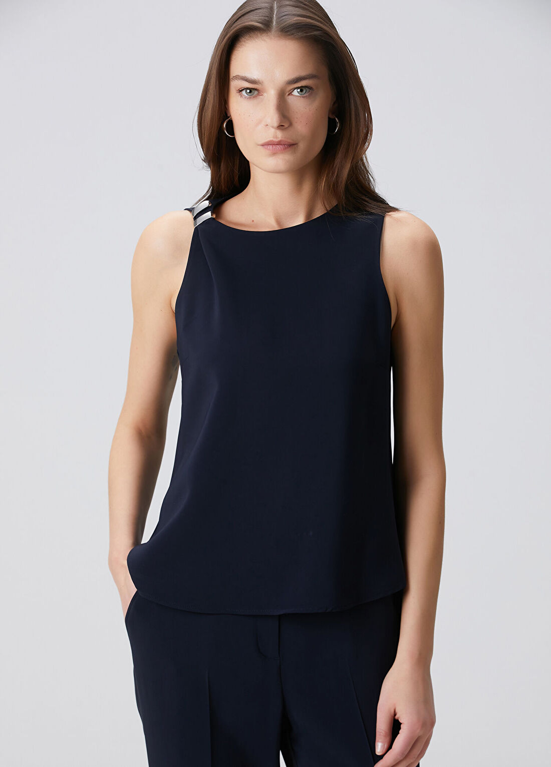 Beymen Collection Lacivert Aksesuar Detaylı Bluz