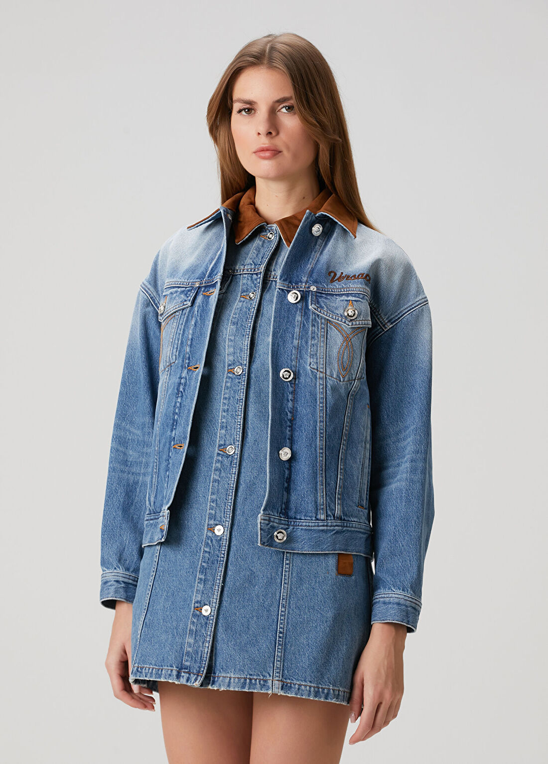 Versace Mavi Denim Trucker Ceket görsel 3