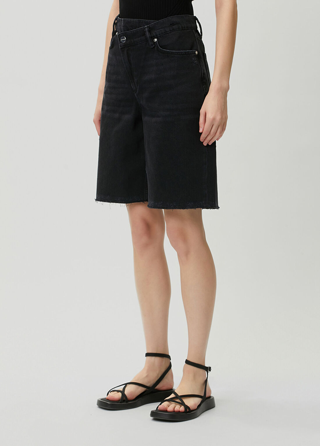 AllSaints Aki Siyah Denim Şort görsel 2
