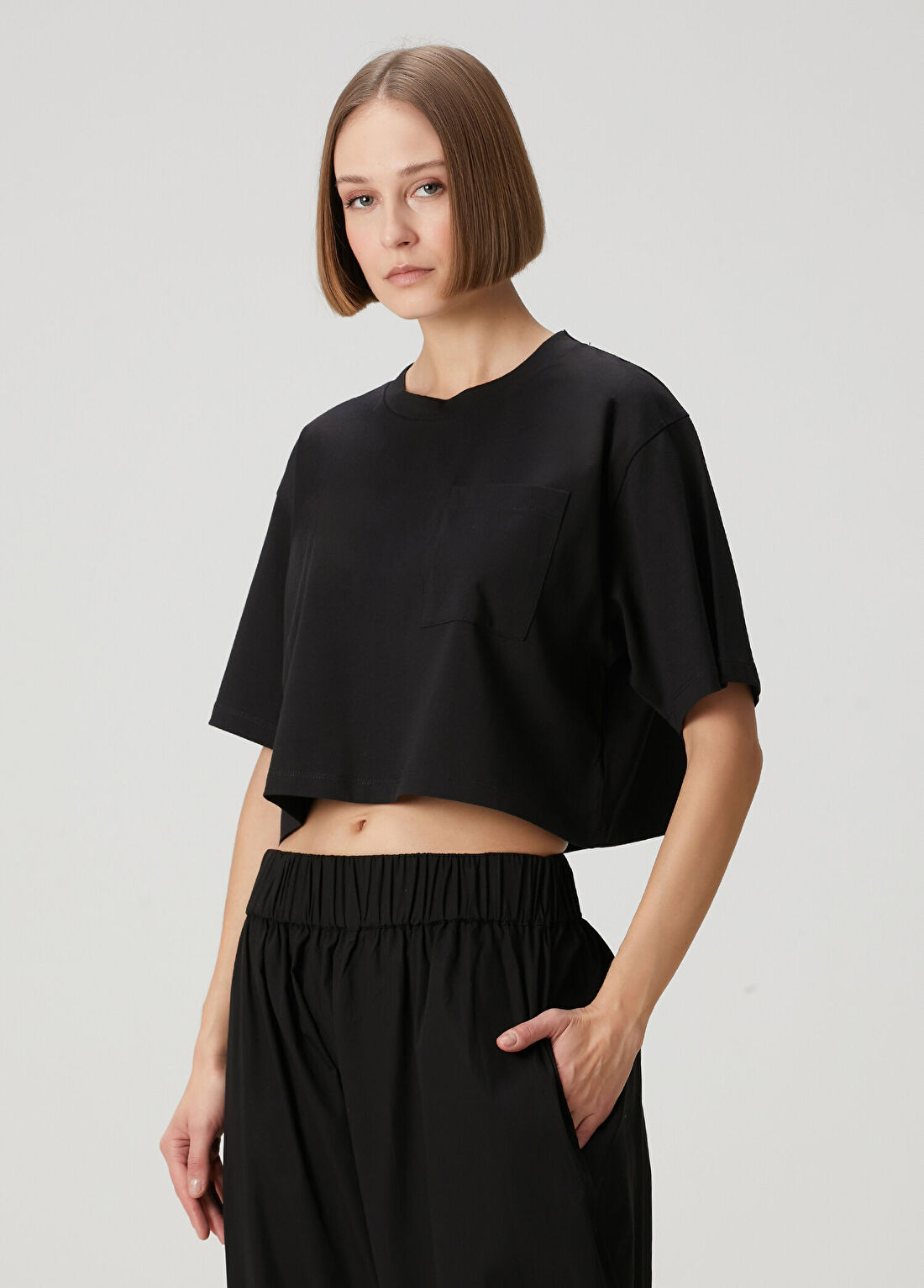 Studio Cut Siyah Cropped T-shirt