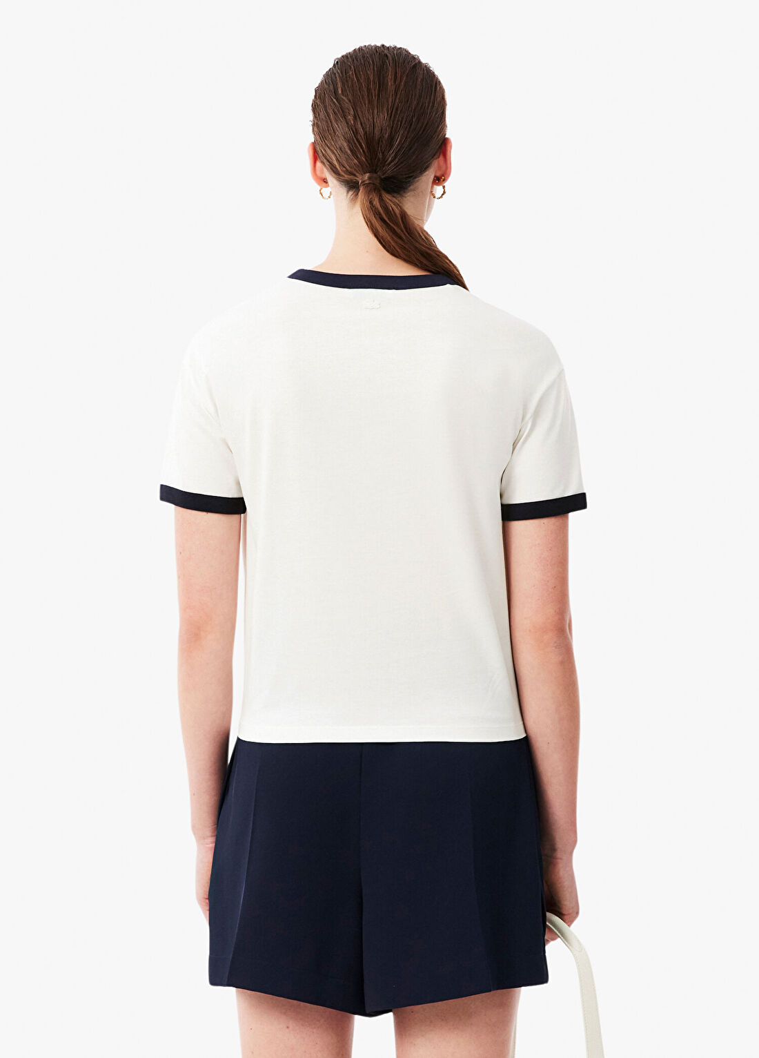 Lacoste Beyaz Bisiklet Yaka Relaxed Fit Kısa Kollu Kadın T-Shirt görsel 3