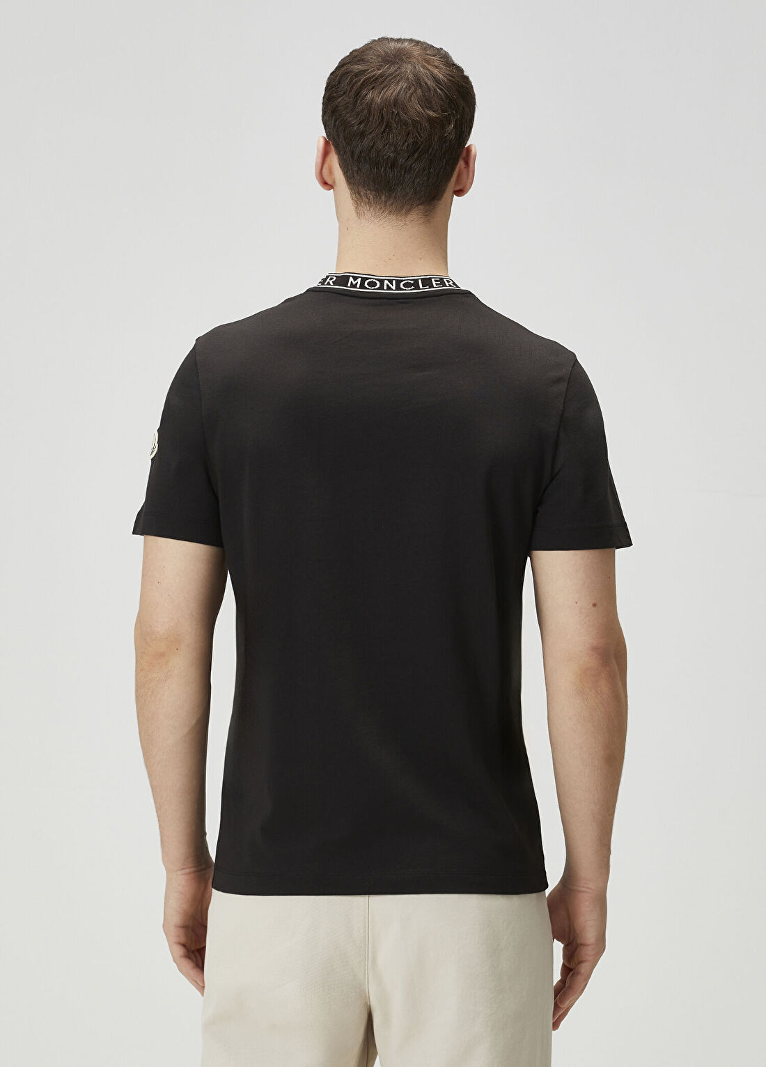 Moncler Siyah Yakası Logo Detaylı T-shirt görsel 4