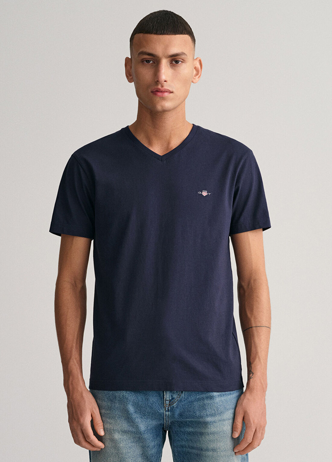 Gant Lacivert V Yaka Slim Fit Kısa Kollu Erkek T-Shirt
