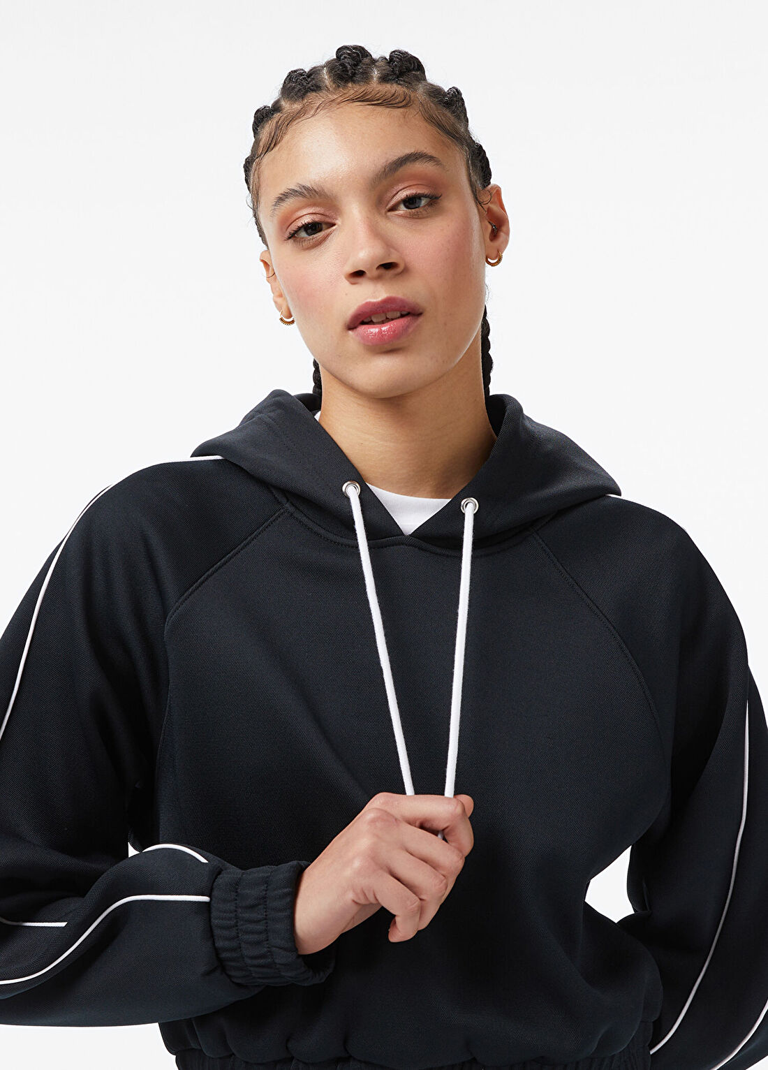 Converse Siyah Kapüşonlu Kadın Kısa Sweatshirt görsel 4