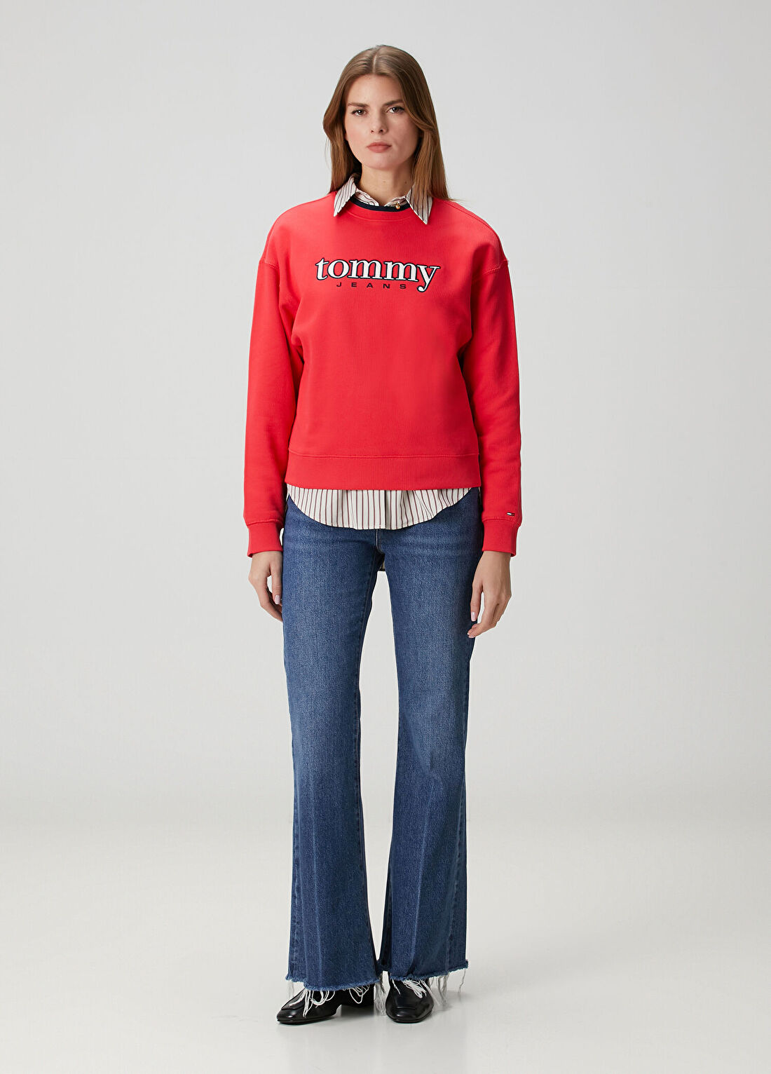 Tommy Jeans Boxy Kırmızı Logolu Sweatshirt görsel 2