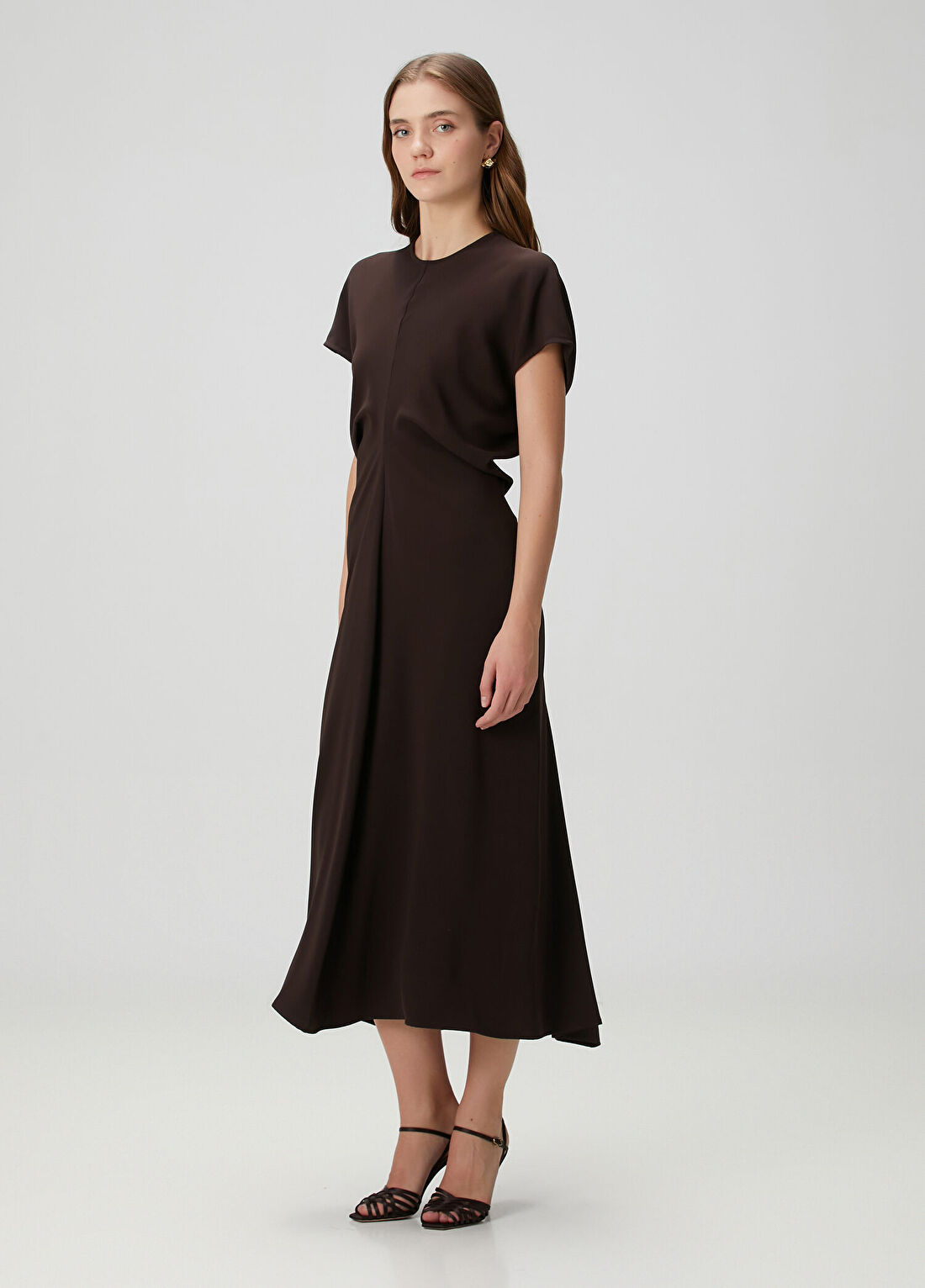 Beymen Collection Kahverengi Dökümlü Midi Elbise görsel 4