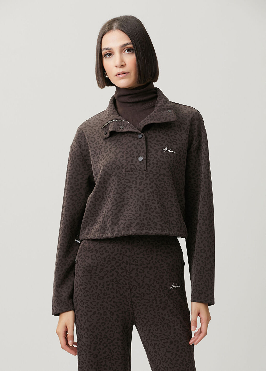 Academia Leopar Desenli Fermuarlı Sweatshirt görsel 4