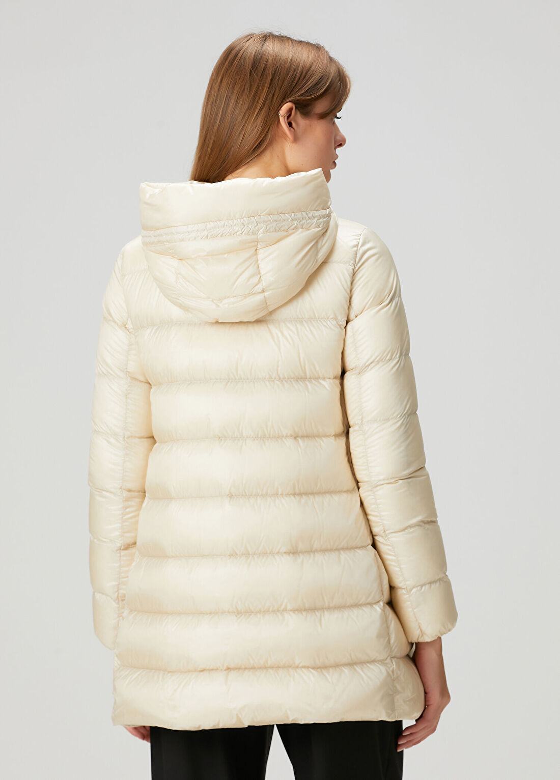 Moncler Suyenne Krem Kapüşonlu Puffer Mont görsel 4