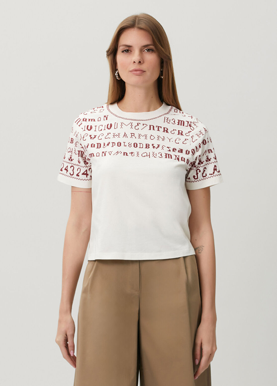 Sea Kit Beyaz Nakışlı T-shirt