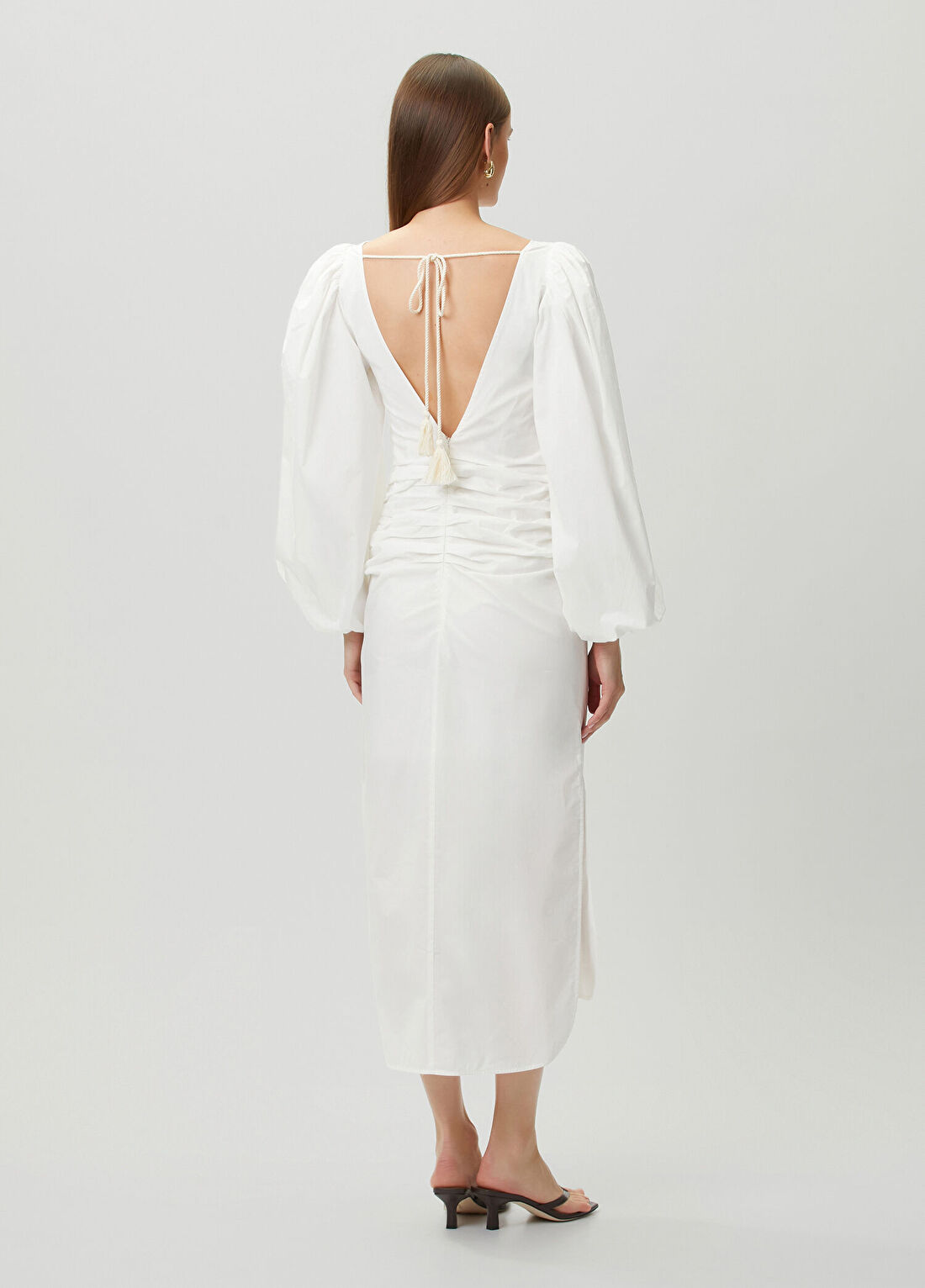The Garment Beyaz Drapeli Midi Elbise görsel 4