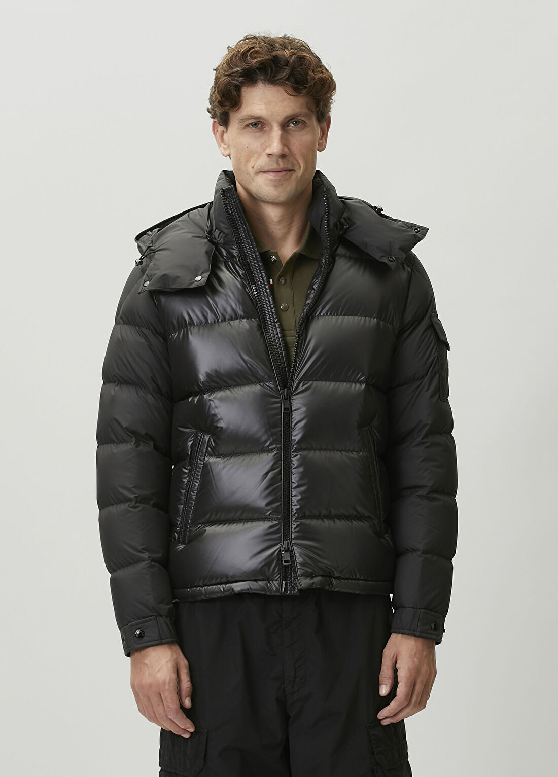 Moncler Siyah Kapüşonlu Puff Mont