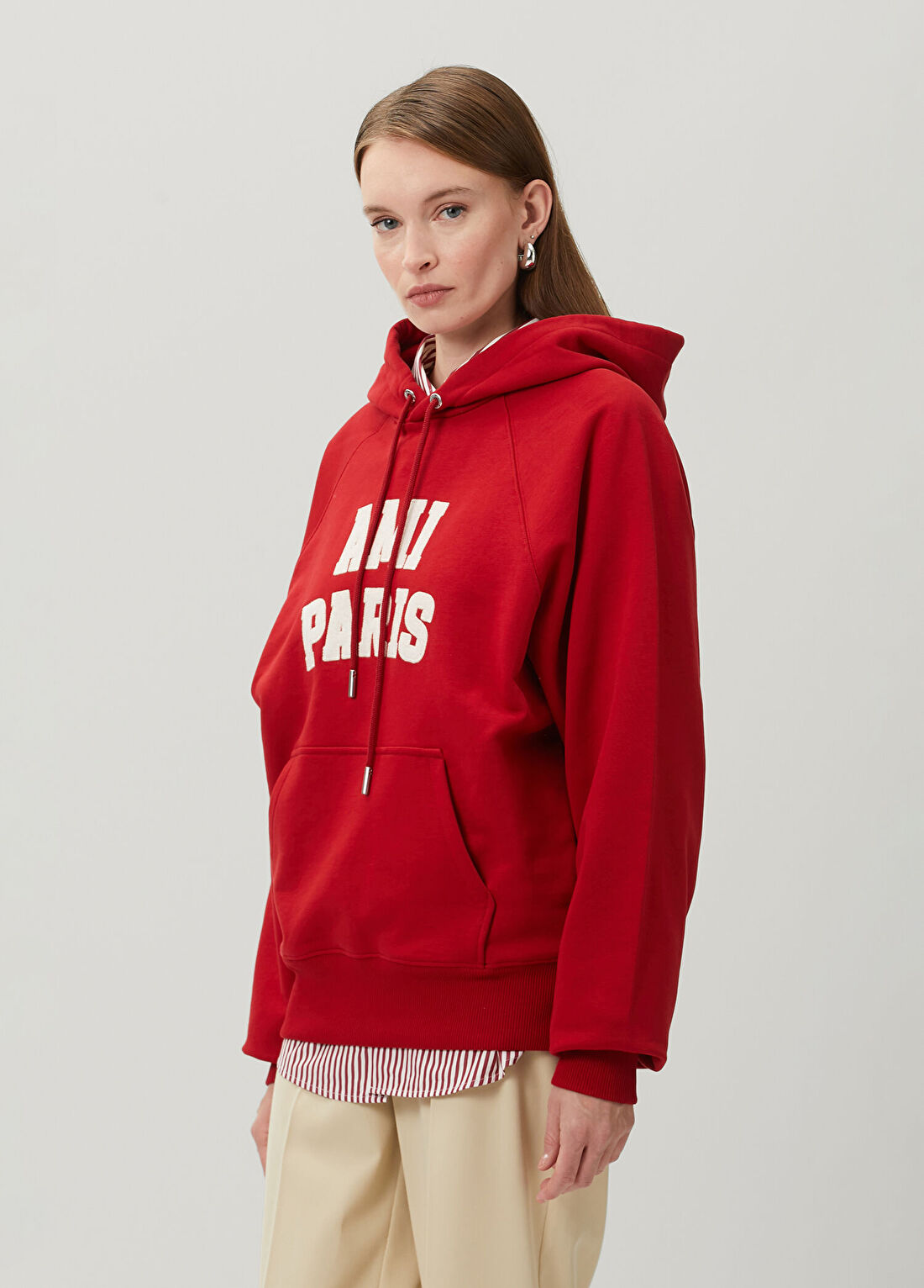 Ami Paris Kırmızı Kapüşonlu Logolu Sweatshirt görsel 3