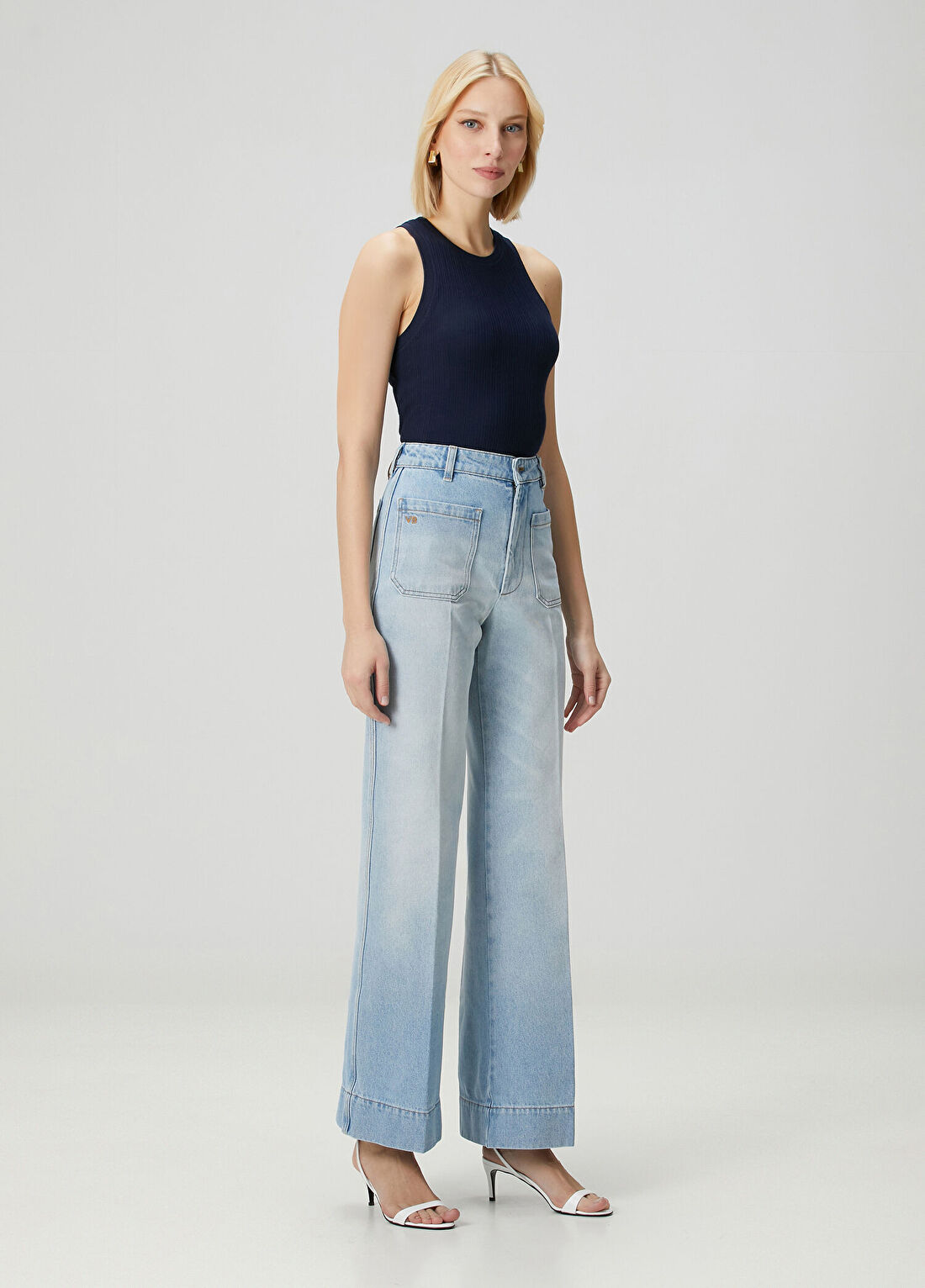 Victoria Beckham Lacivert Ribli Atlet görsel 2