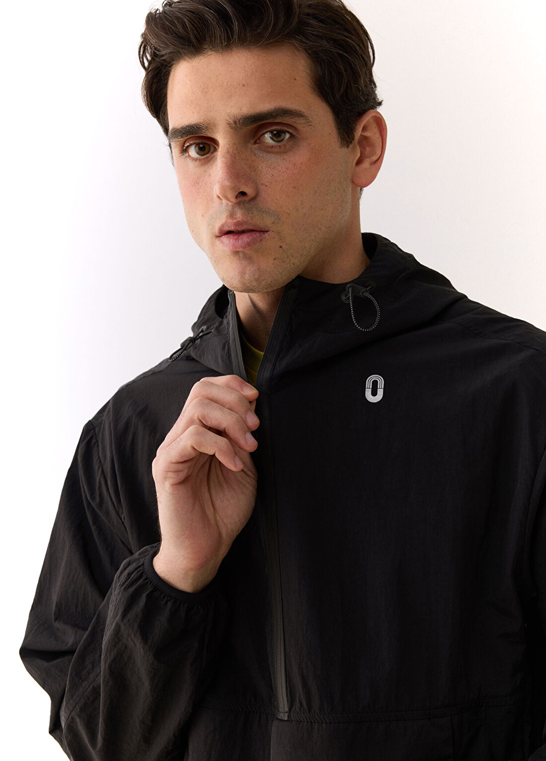 Uniform Athletics All-Around Windbreaker Night Siyah Kapüşonlu Unisex Yağmurluk görsel 3