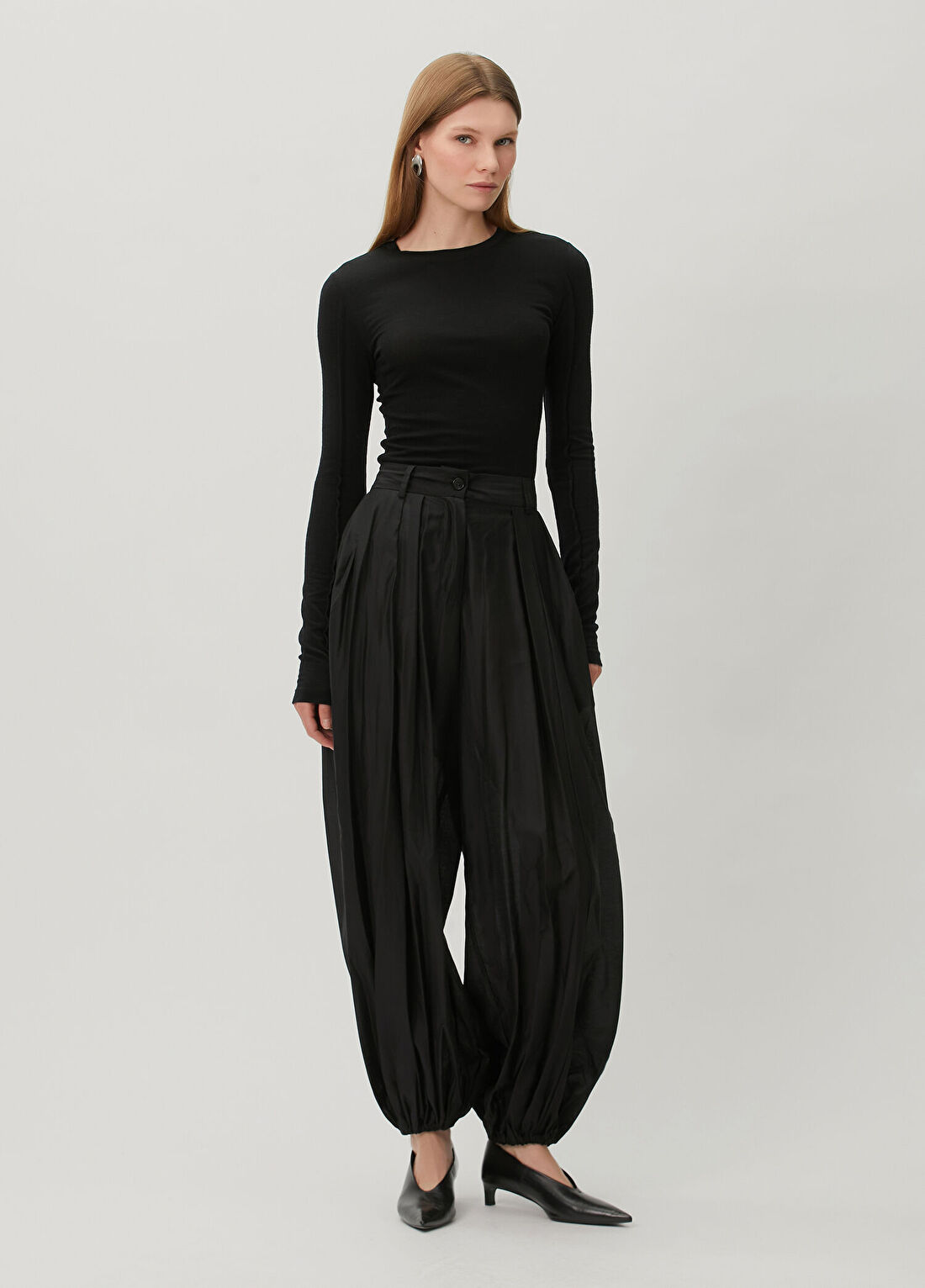 The Latest Siyah Şalvar Pantolon