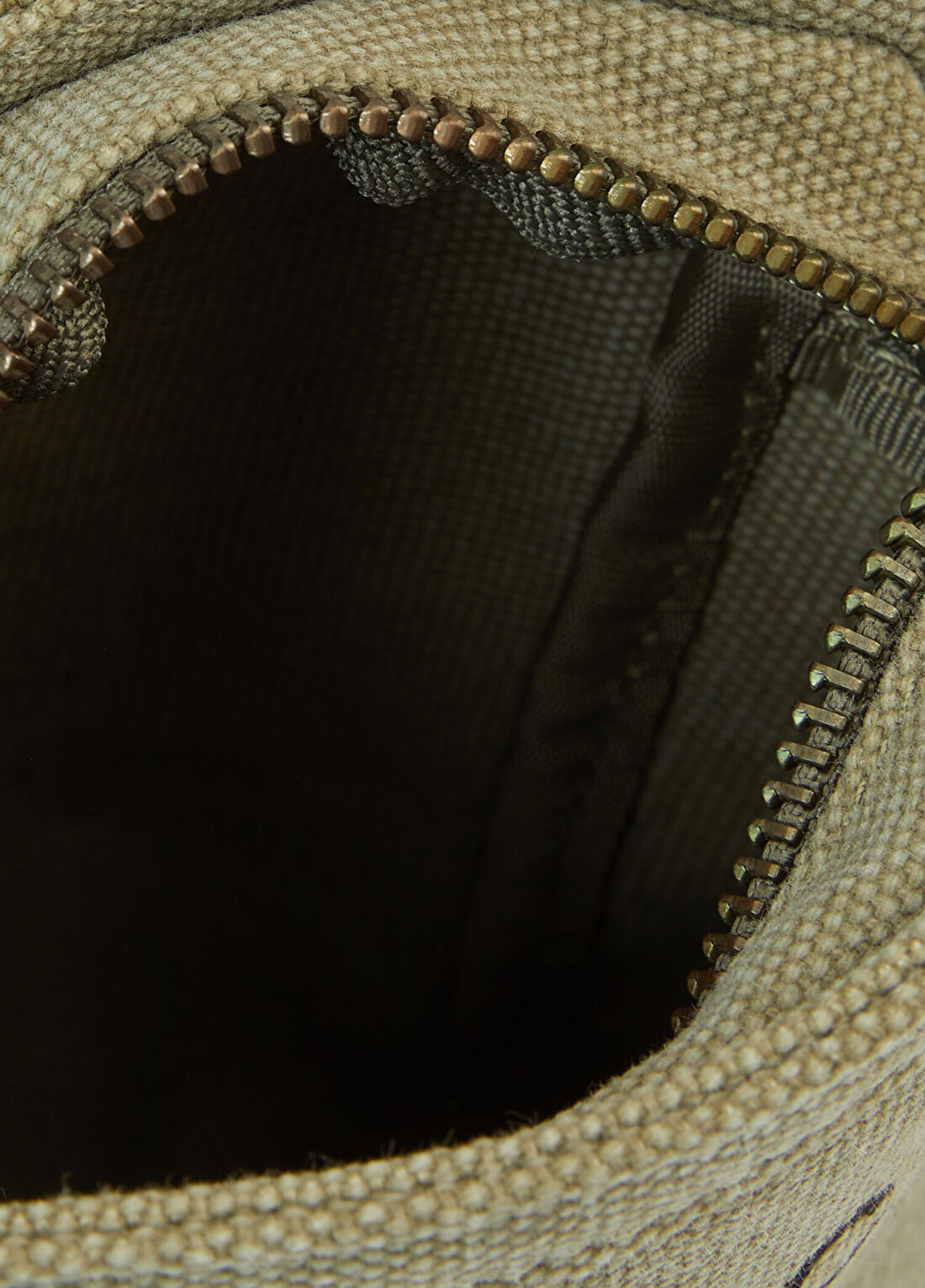 A.P.C. Recuperation Haki Erkek Çapraz Çanta görsel 4