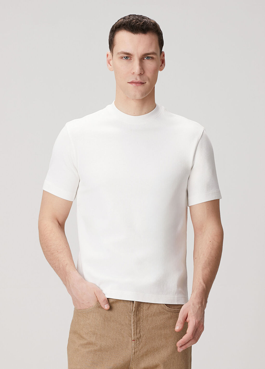 Jacquemus Kırık Beyaz Logo Baskılı T-shirt
