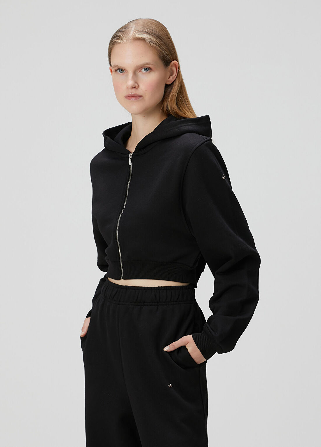 Jerf Aura Siyah Fermuarlı Crop Hoodie görsel 3