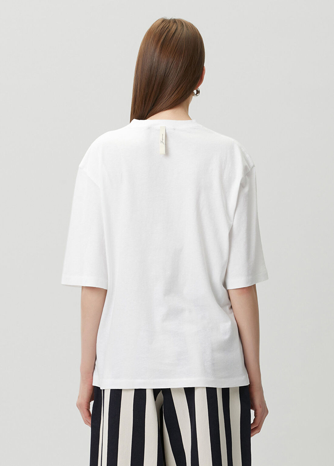 Jacquemus Beyaz Logolu T-shirt görsel 4