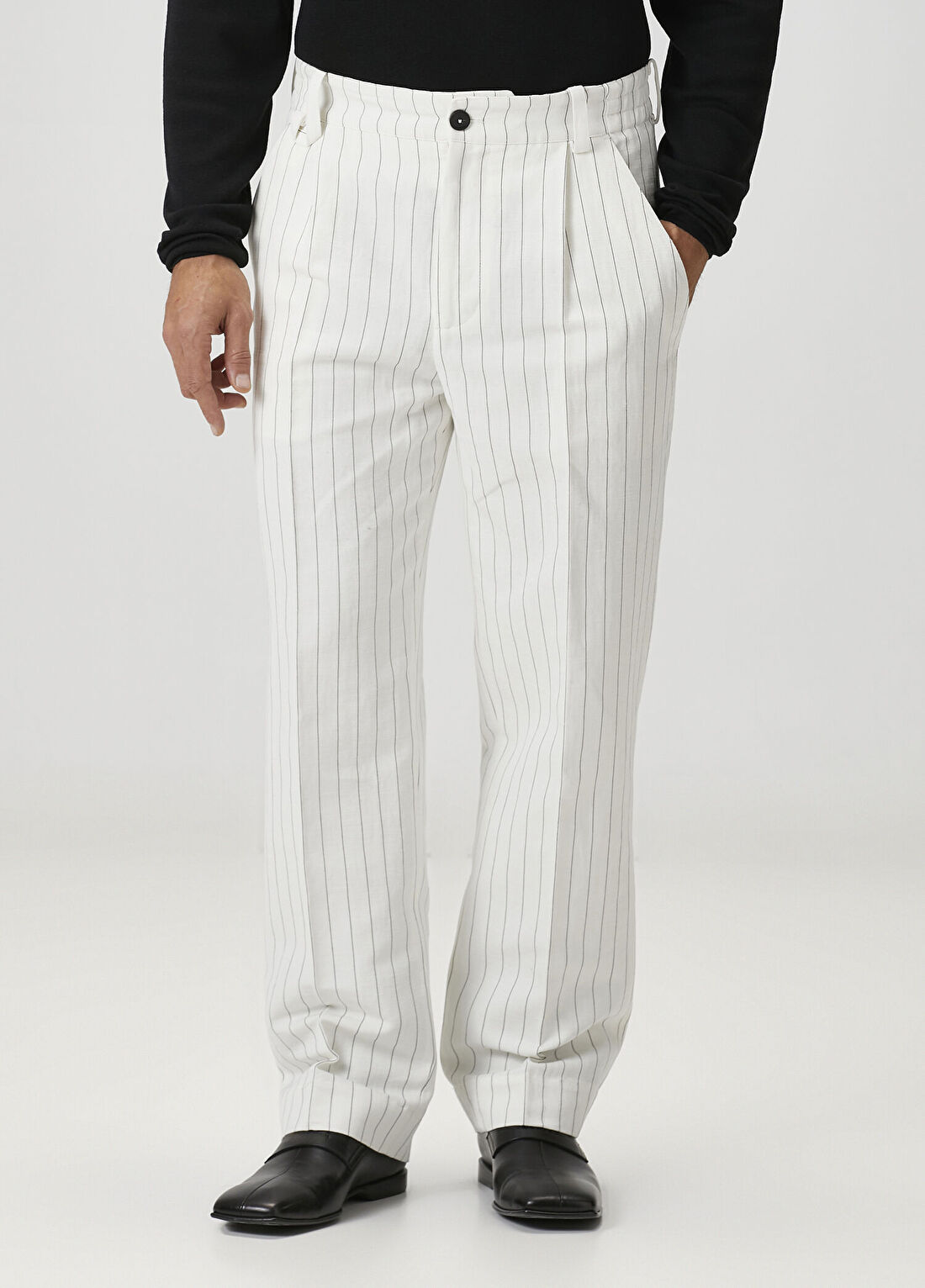 Jacquemus Beyaz Çizgi Desenli Keten Pantolon görsel 2