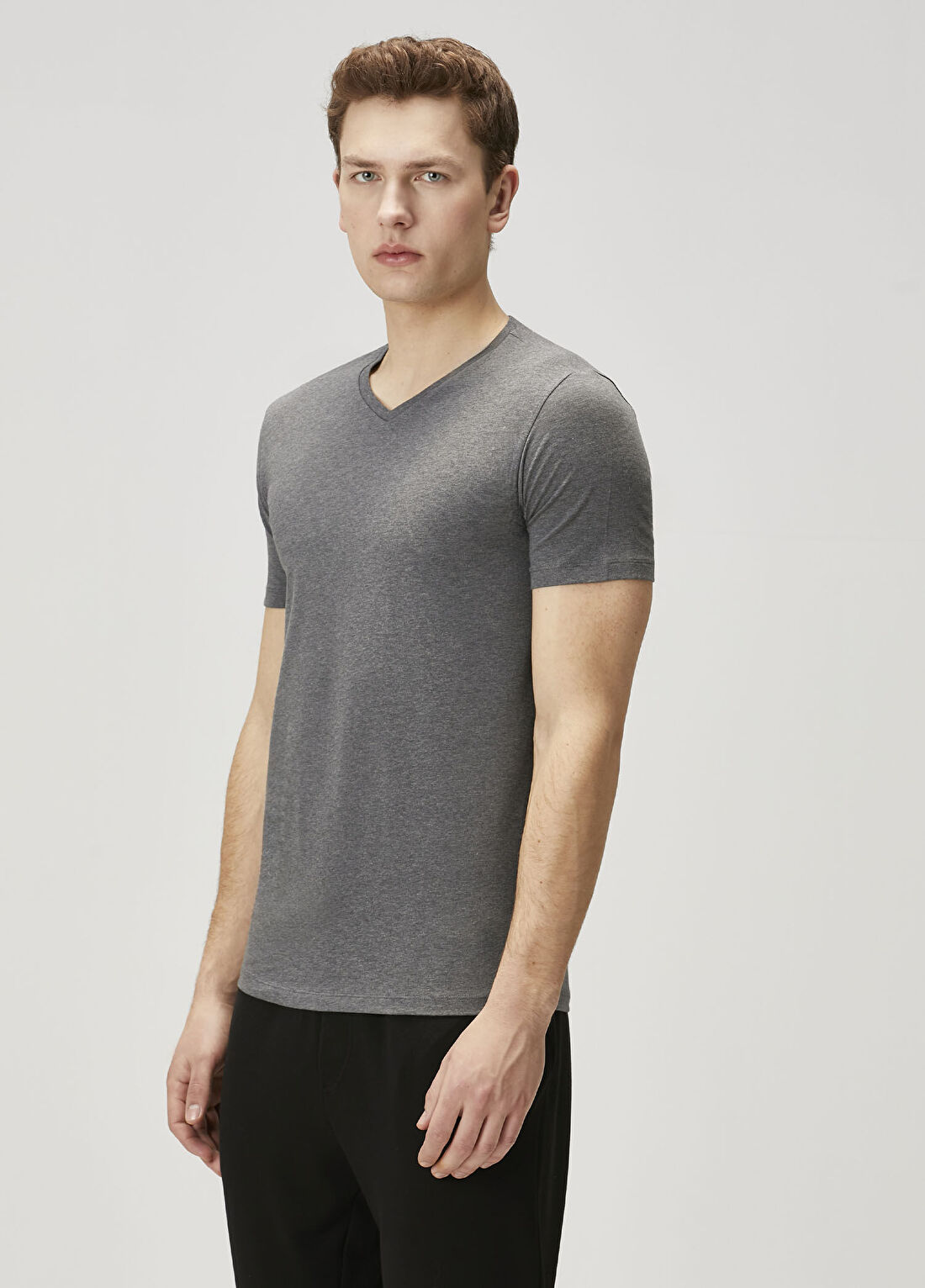 Falke 2li Koyu Gri V Yaka Basic T-shirt görsel 3