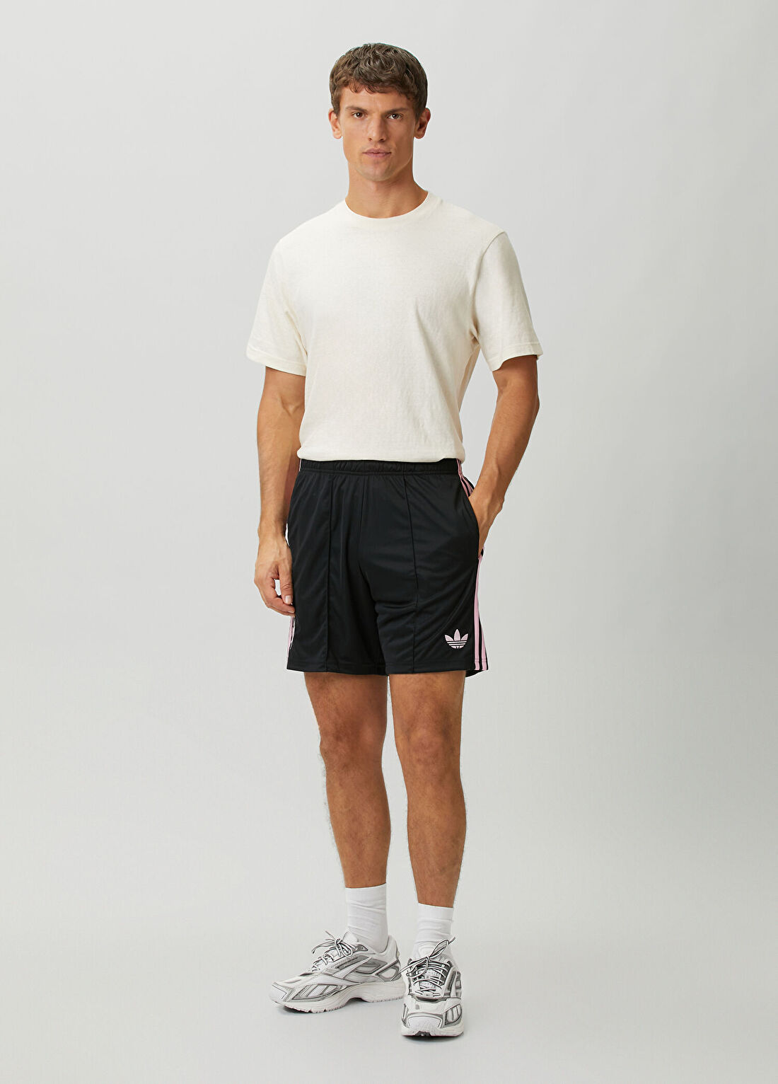 Adidas Juventus 26/27 Deplasman Şortu