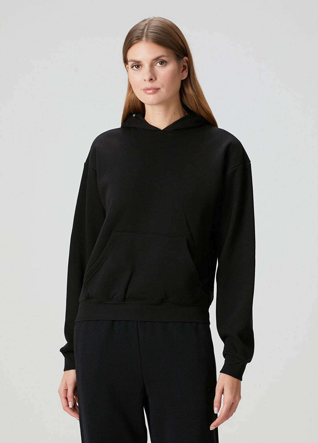 Skims Classic Siyah Kapüşonlu Sweatshirt görsel 3