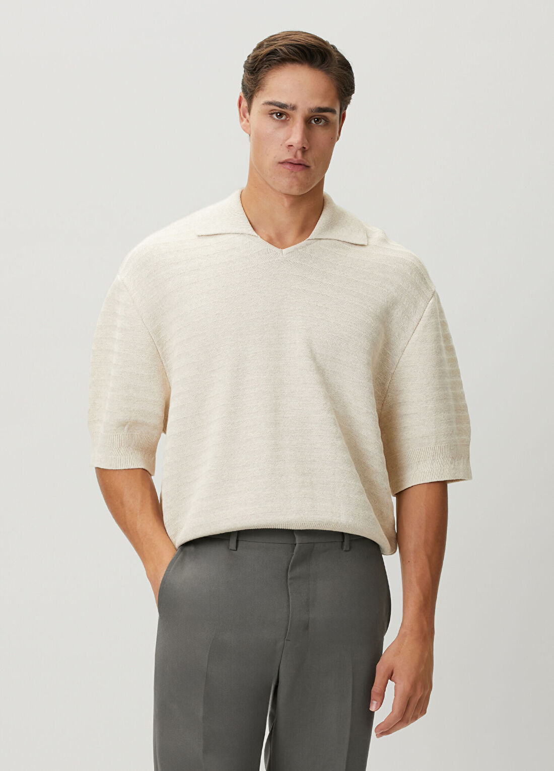 Jacquemus Kırık Beyaz Polo Yaka Jakarlı Kısa Kollu Triko