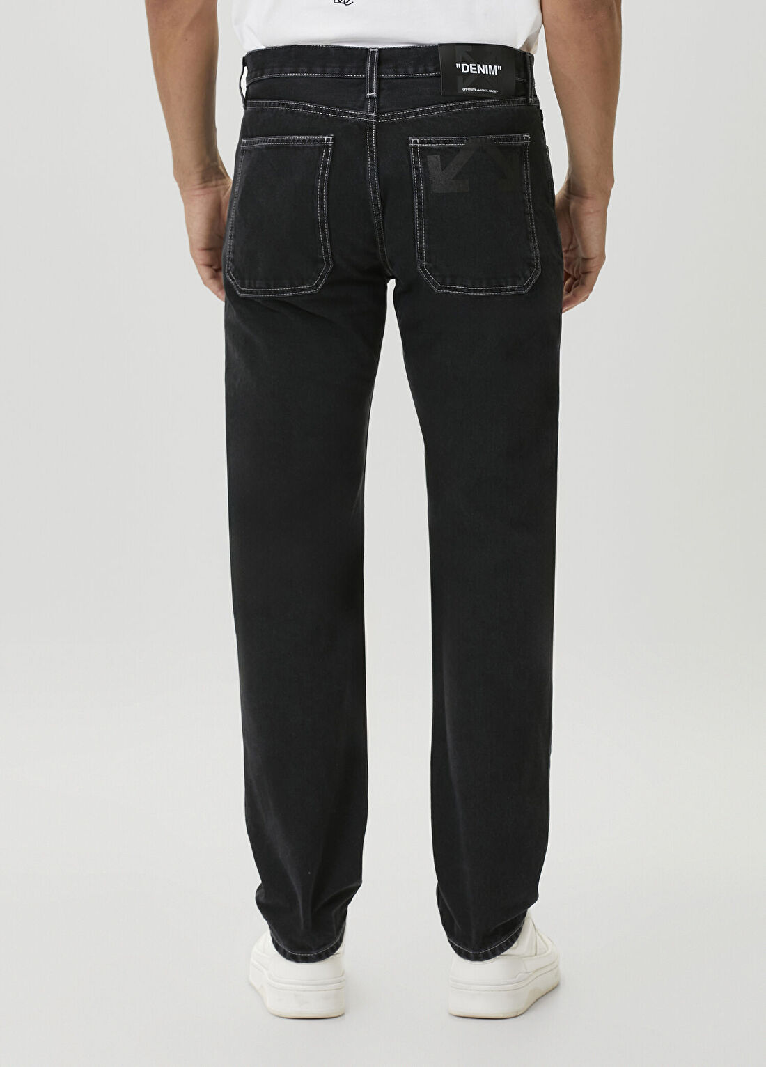 Off-White Tapered Fit Siyah Jean Pantolon görsel 3
