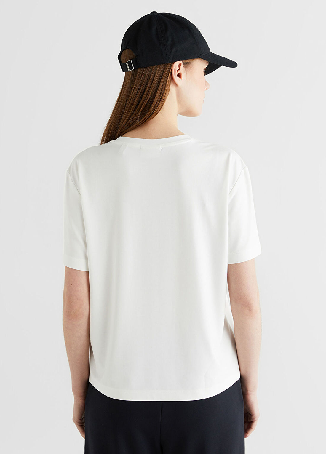 Gant Beyaz Bisiklet Yaka Regular Fit Kısa Kollu Kadın T-Shirt görsel 2