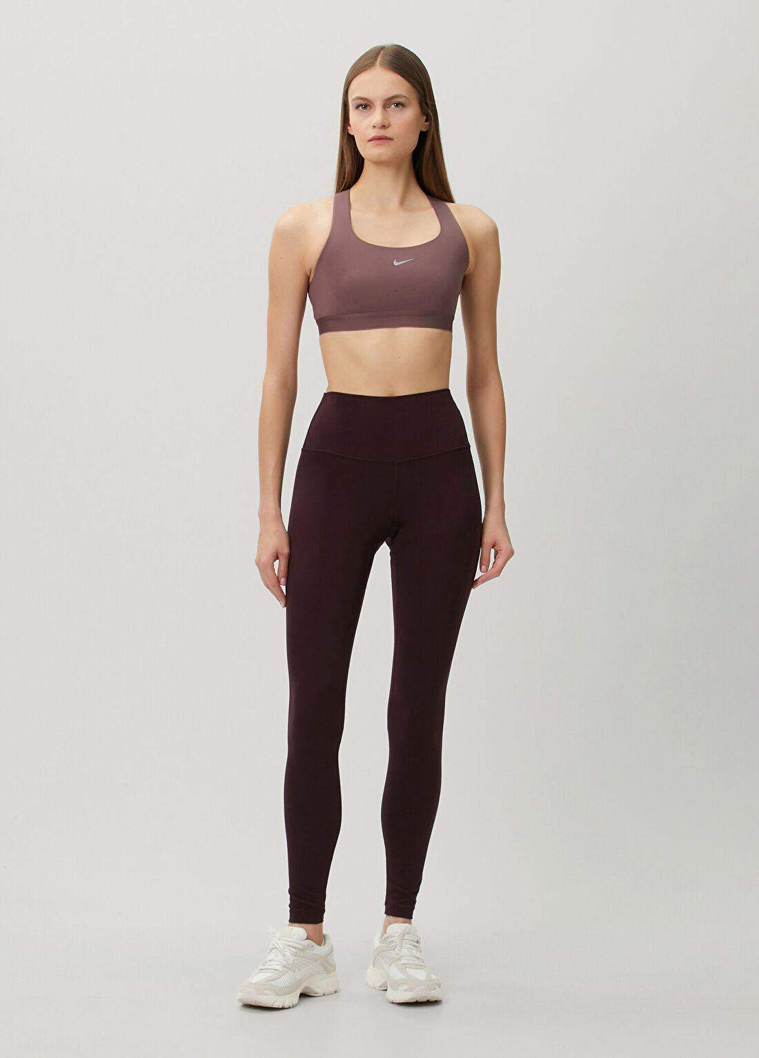 Nike Swift Mor Spor Sütyeni görsel 2