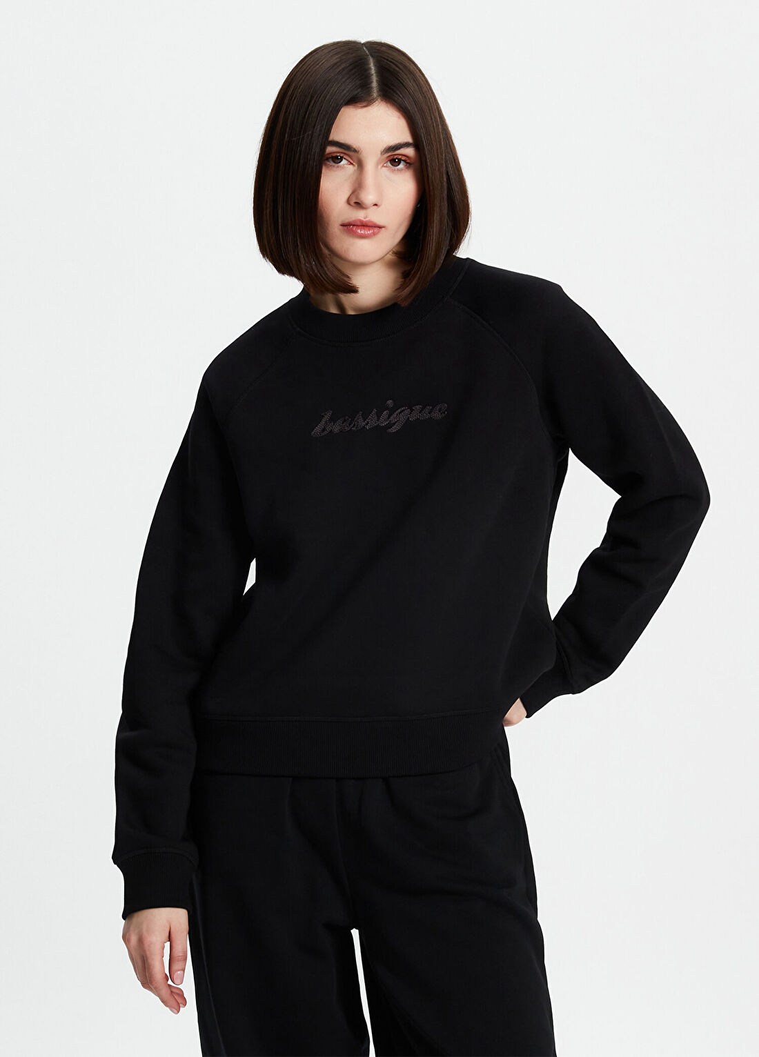Bassigue Siyah Retro Logolu Kadın Sweatshirt