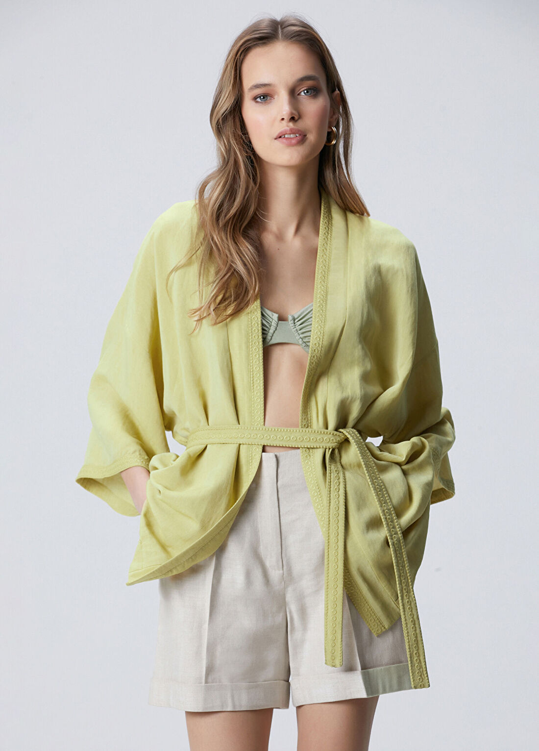 Network Yağ Yeşili Nakışlı Kaftan
